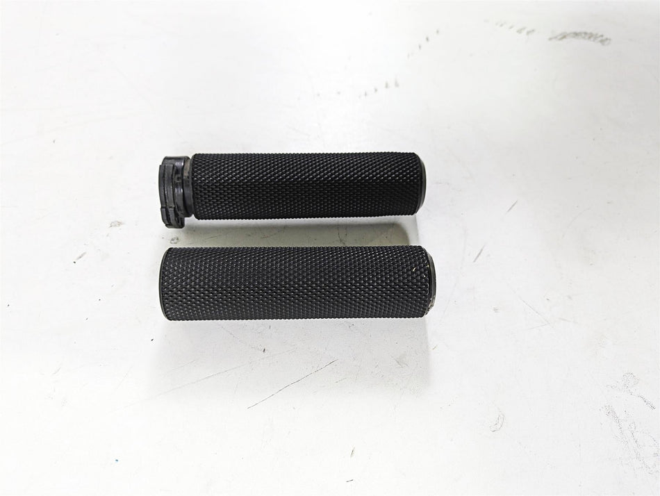 2017 Harley Dyna FXDB Street Bob Arlen Ness Knurled Hand Grip Set 07-325 {{ shop.shopifyCountryName }} - Mototech271