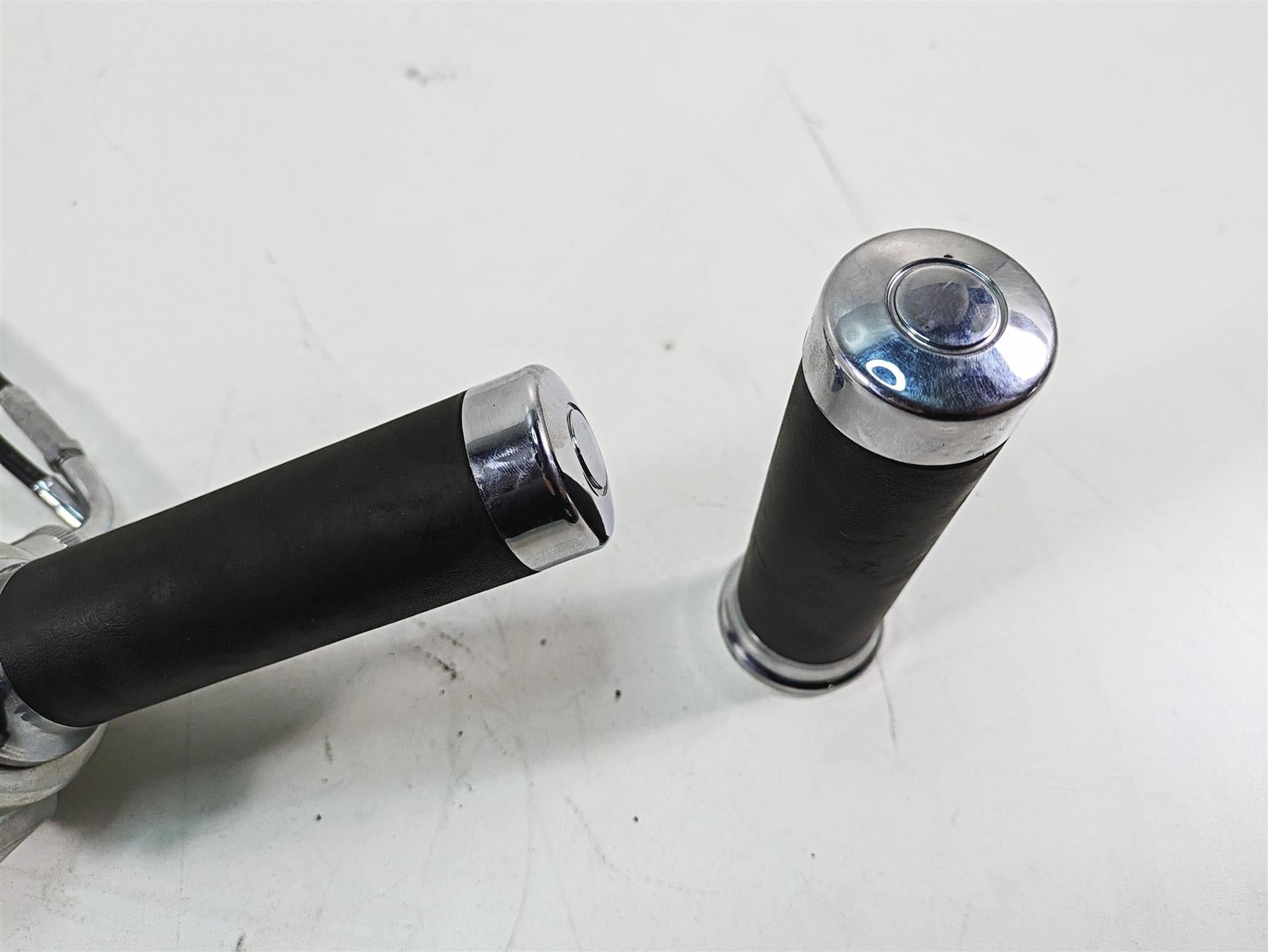 2006 Honda VT1100 C2 Shadow Right Hand Control Switch & Throttle 35013-MAH-A02 {{ shop.shopifyCountryName }} - Mototech271