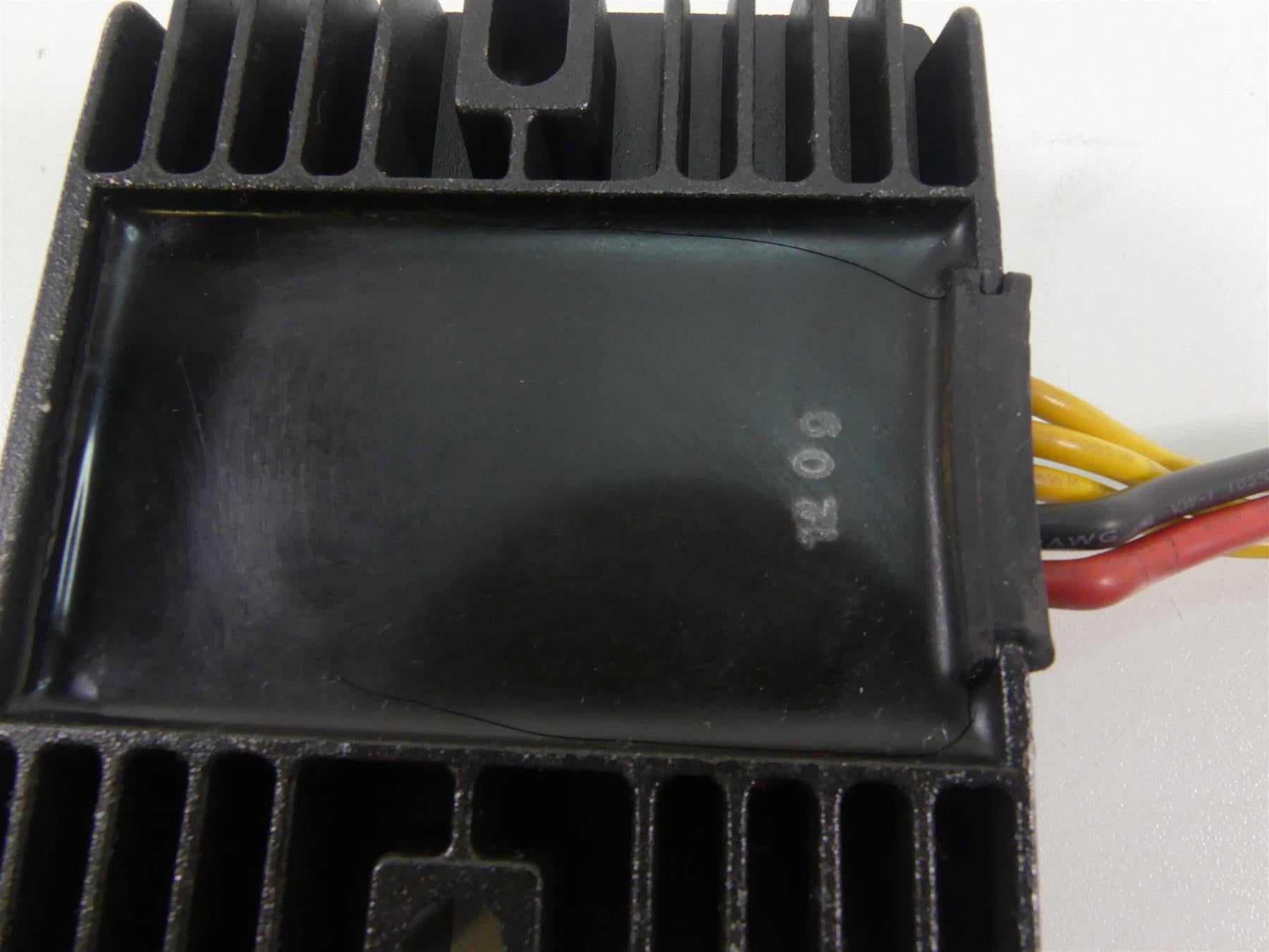 2002 Triumph Bonneville America Rectifier Voltage Regulator T1300889 {{ shop.shopifyCountryName }} - Mototech271