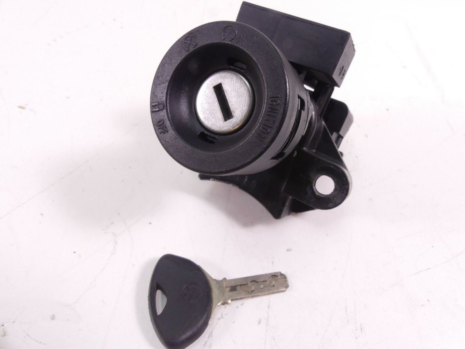 2011 BMW R1200RT K26 Cdi Ecu Ecm Engine Control + Ignition Switch Set 1361852166 {{ shop.shopifyCountryName }} - Mototech271