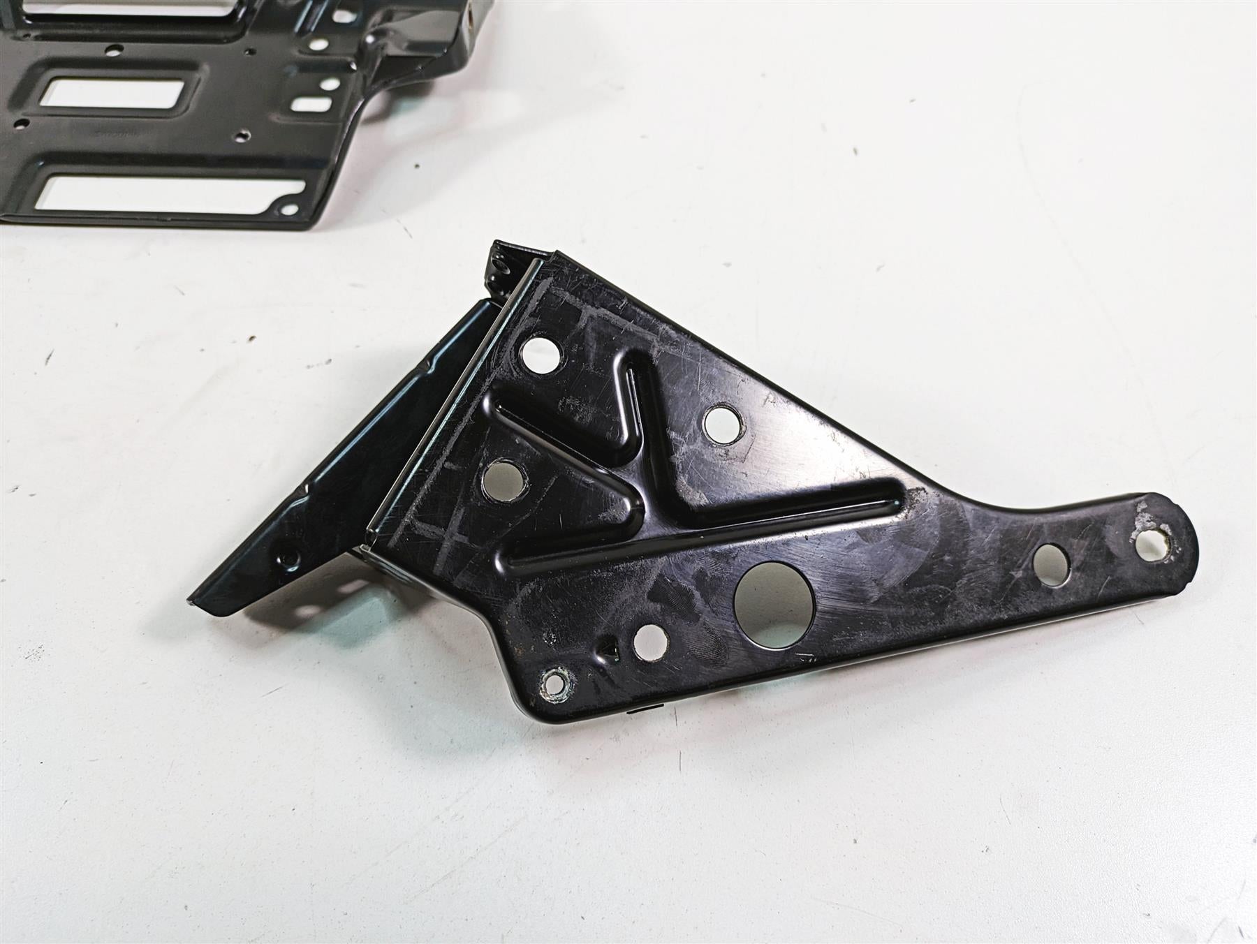 2018 Harley Touring FLHXSE CVO Street Glide Front Fairing Mounts 57000186 {{ shop.shopifyCountryName }} - Mototech271