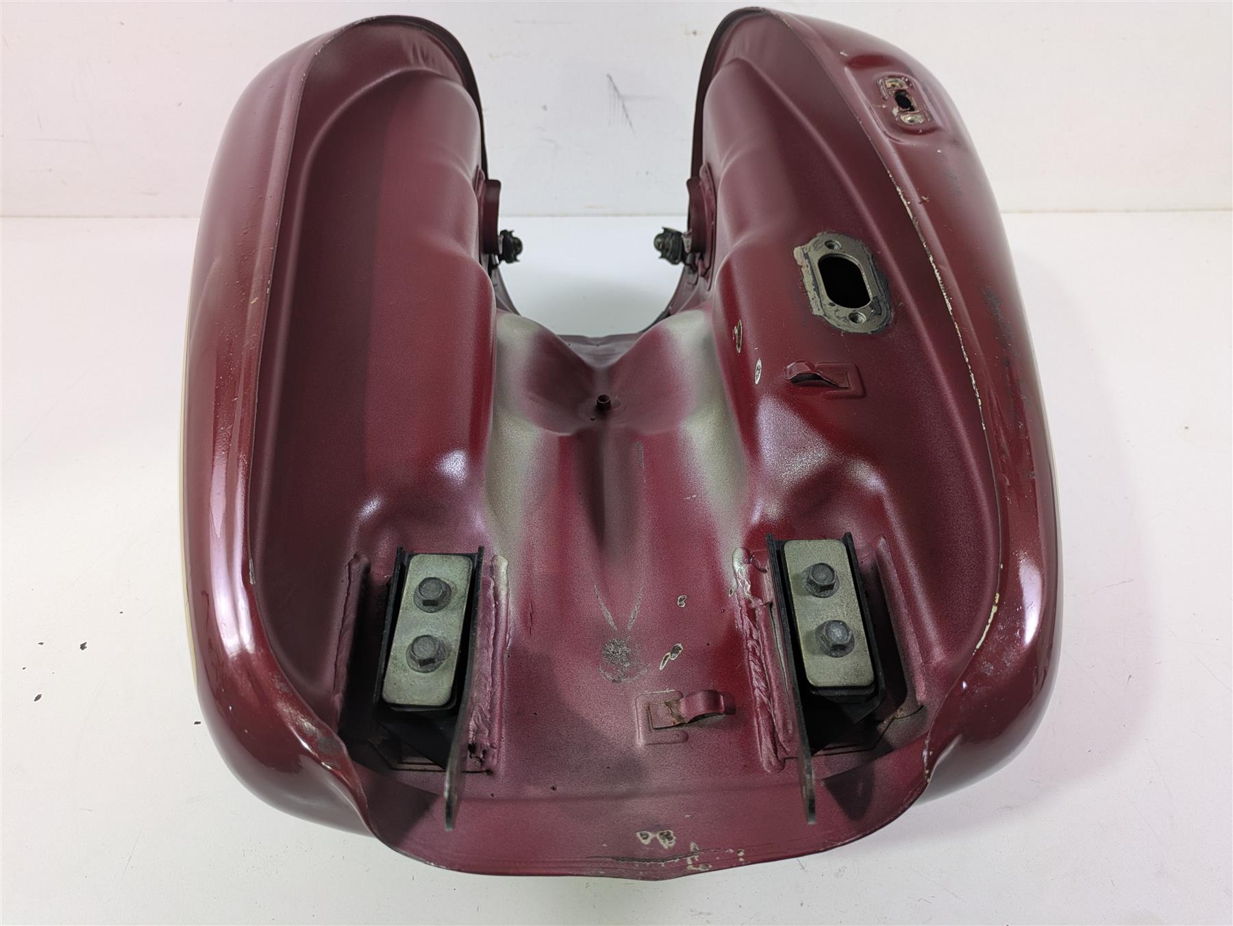 1999 Yamaha XV1600 Road Star Fuel Gas Tank + Petcock & Sender -Dent 4WM-Y2410-31 {{ shop.shopifyCountryName }} - Mototech271