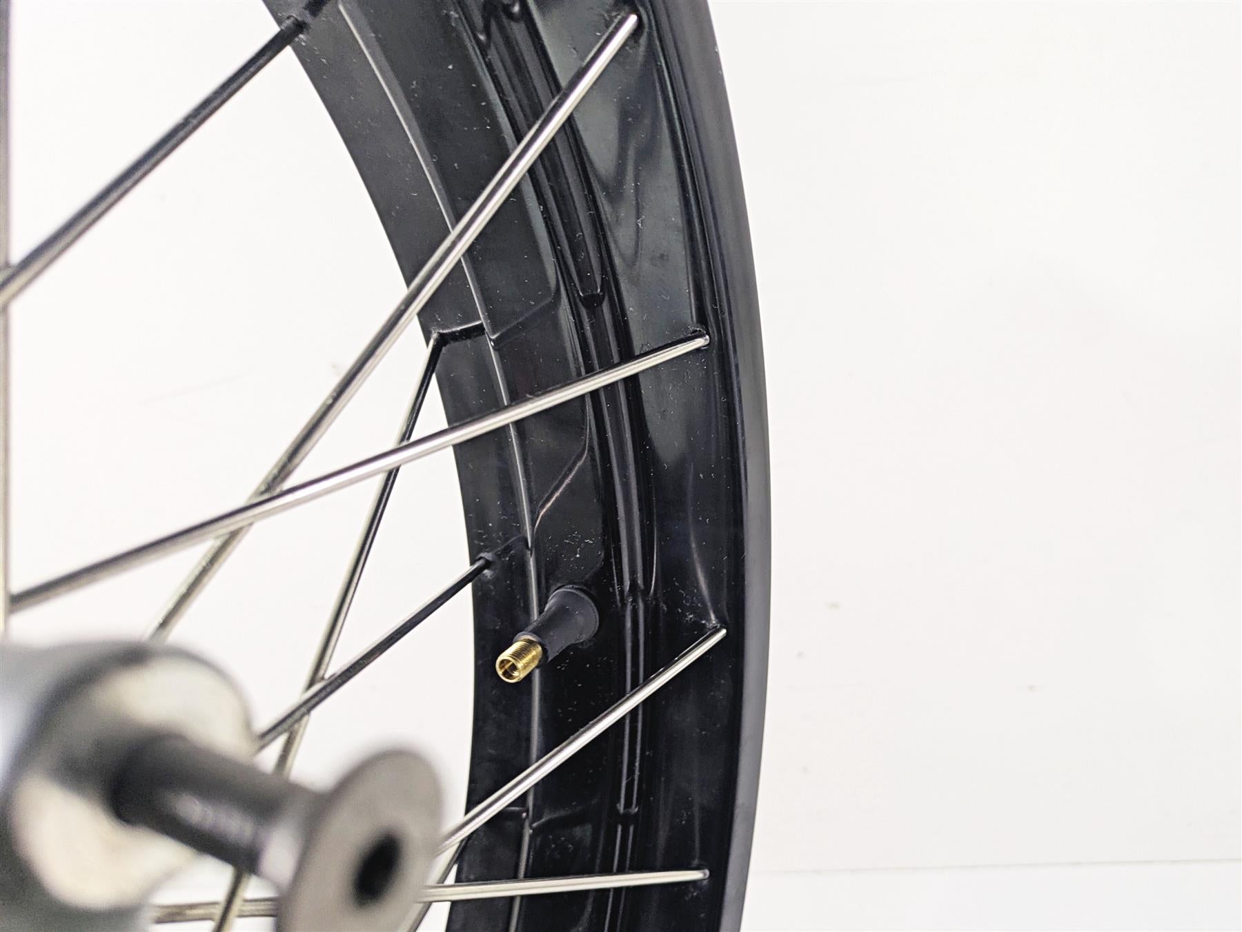 2010 BMW R1200GS K25 Front Wheel Rim 19x2.5 Spoke Black -Read 36318553003 {{ shop.shopifyCountryName }} - Mototech271