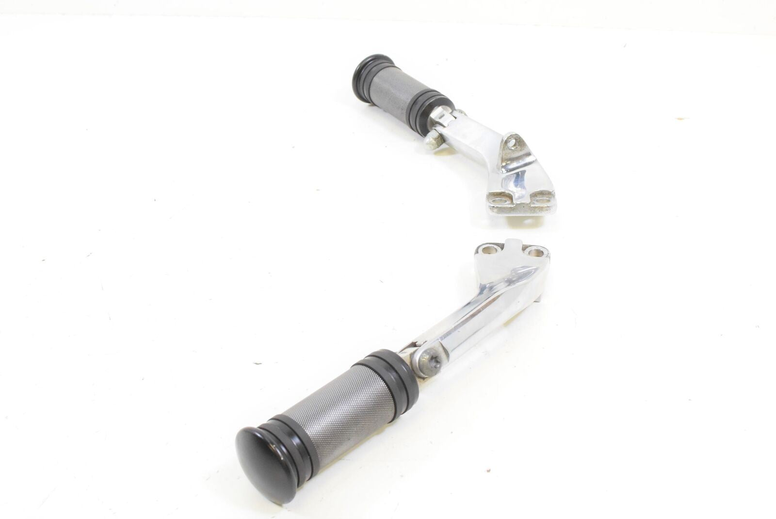 2010 Harley FXDFSE CVO Dyna Fat Bob Rear Passenger Footpeg Set 49251-06 {{ shop.shopifyCountryName }} - Mototech271