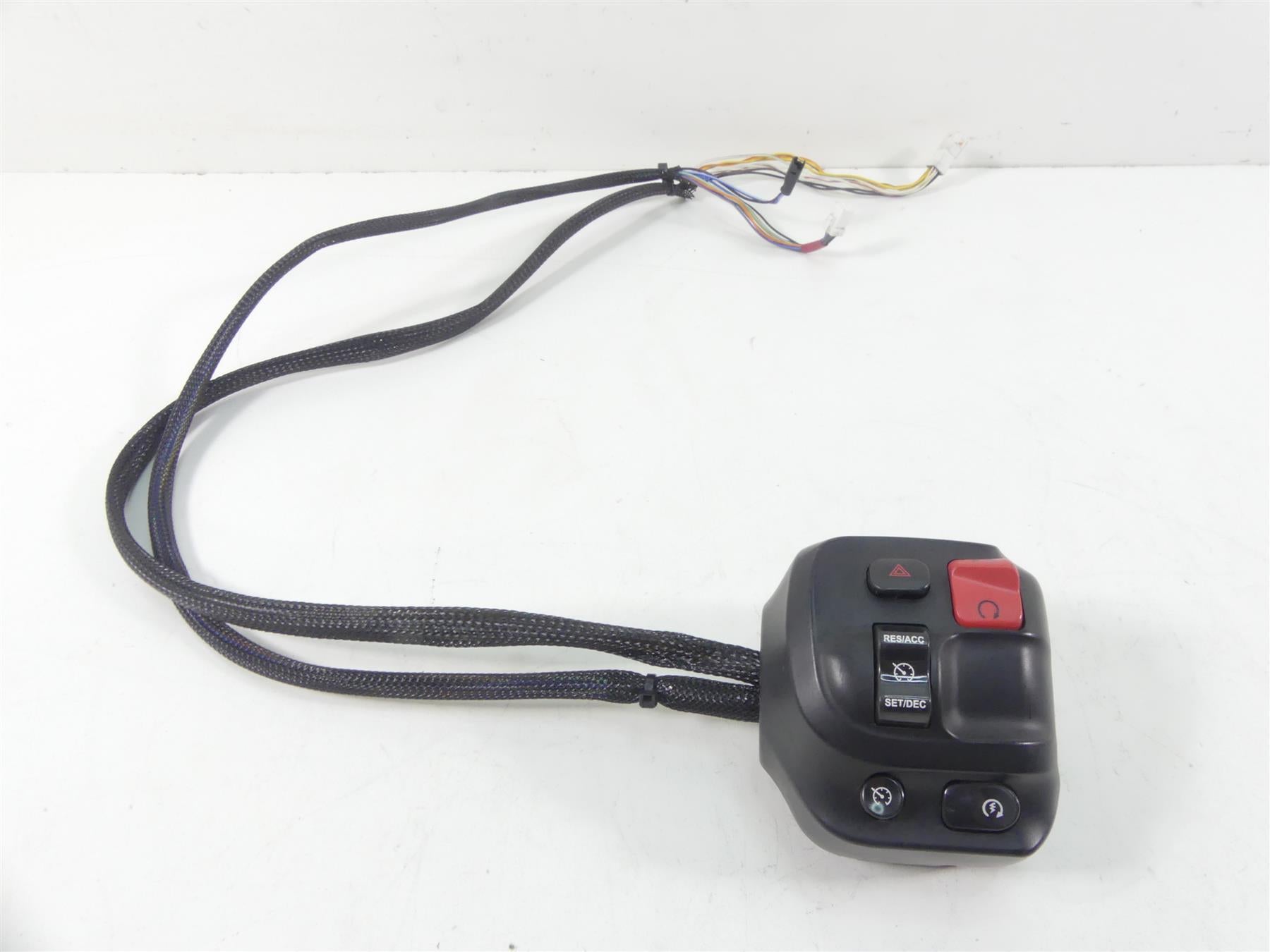 2016 Indian Chieftain Dark Horse Right Start Stop Cruise Control Switch 2413027 {{ shop.shopifyCountryName }} - Mototech271