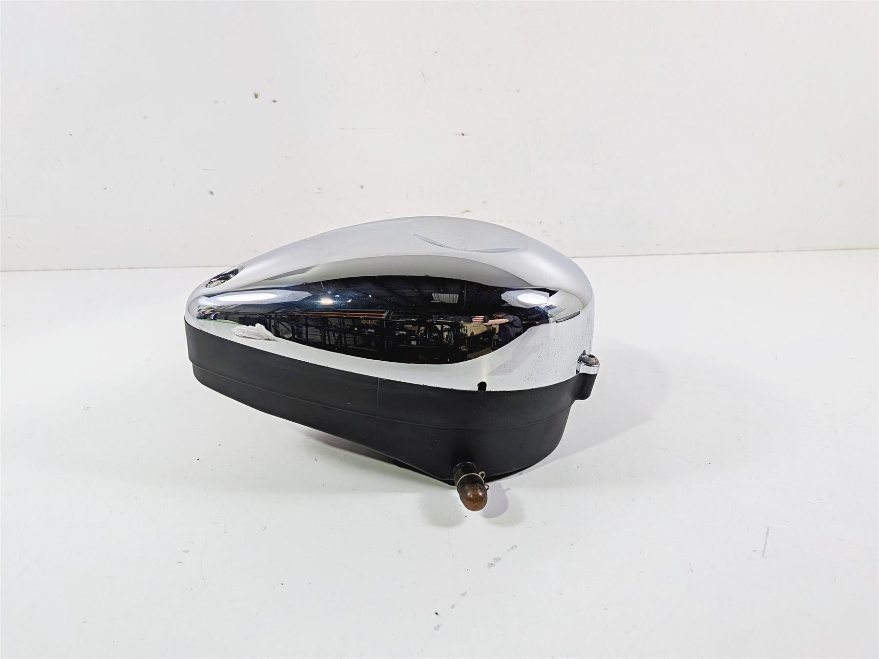 2005 Suzuki VZ800 M50 Boulevard Air Cleaner Case & Chrome Cover 13701-39G01 {{ shop.shopifyCountryName }} - Mototech271