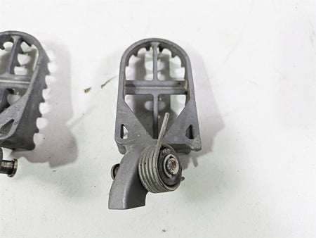 2009 BMW R1200GS K255 Adv Front Footpeg Foot Peg Set 46717694557 46717694558 {{ shop.shopifyCountryName }} - Mototech271