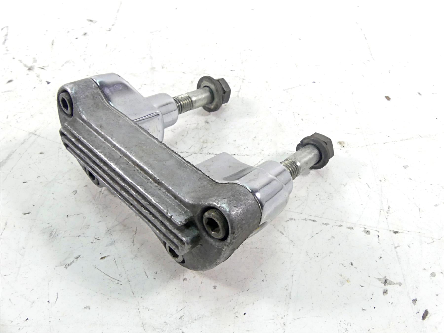1979 Harley Sportster XLS1000 Roadster Handlebar Mount Riser 55902-79 55900-79 {{ shop.shopifyCountryName }} - Mototech271