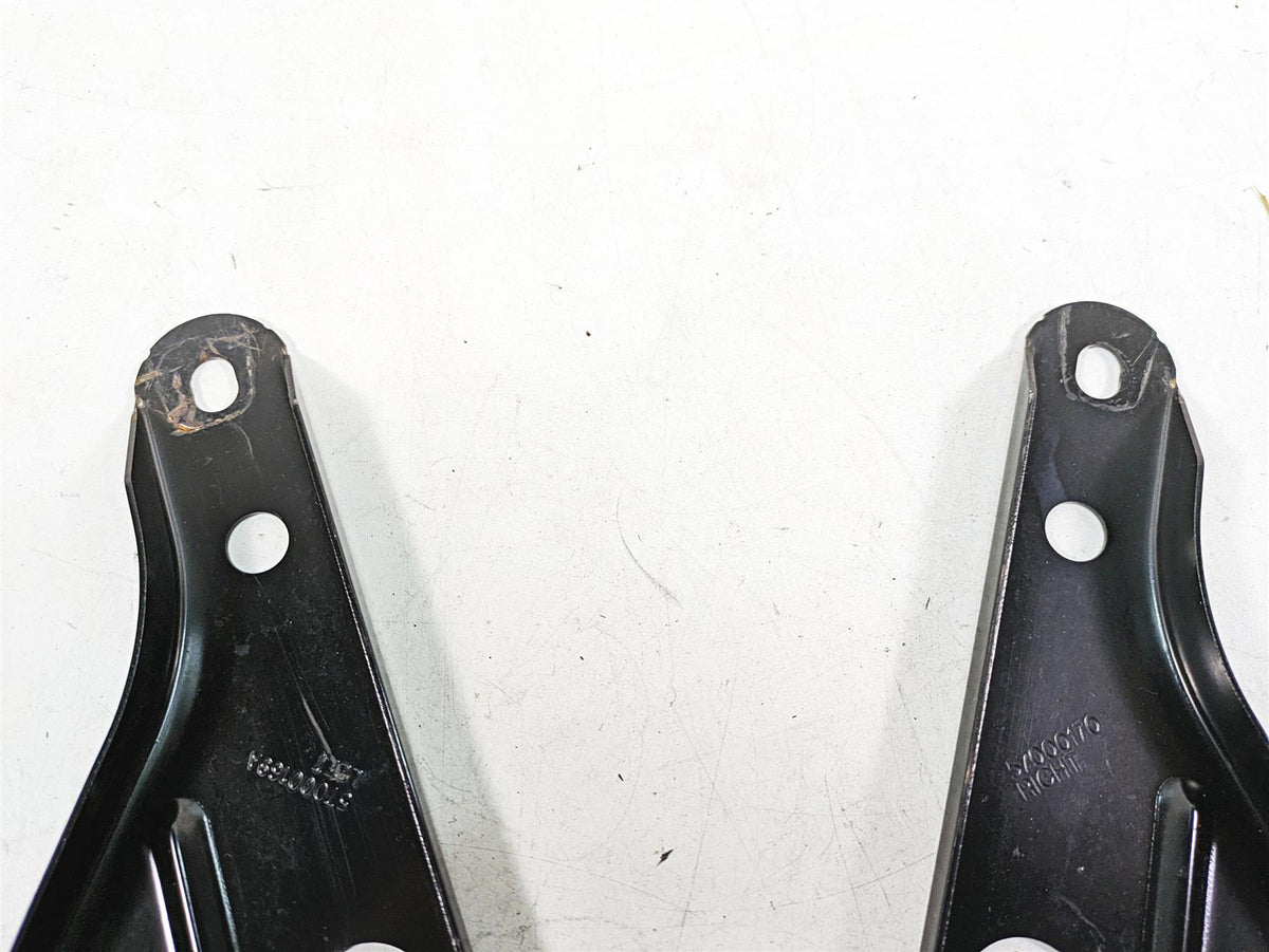 2020 Harley Touring FLHX Street Glide Front Fairing Mounting Brackets 57000170 {{ shop.shopifyCountryName }} - Mototech271