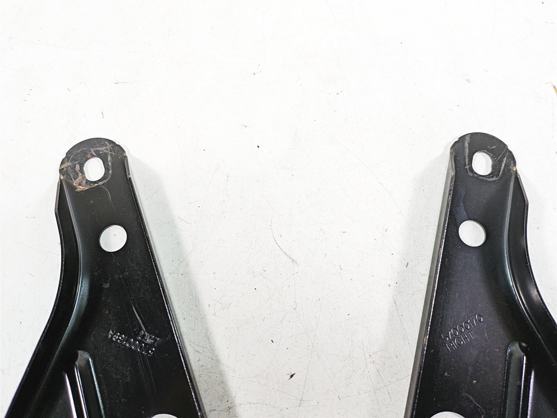 2020 Harley Touring FLHX Street Glide Front Fairing Mounting Brackets 57000170 {{ shop.shopifyCountryName }} - Mototech271