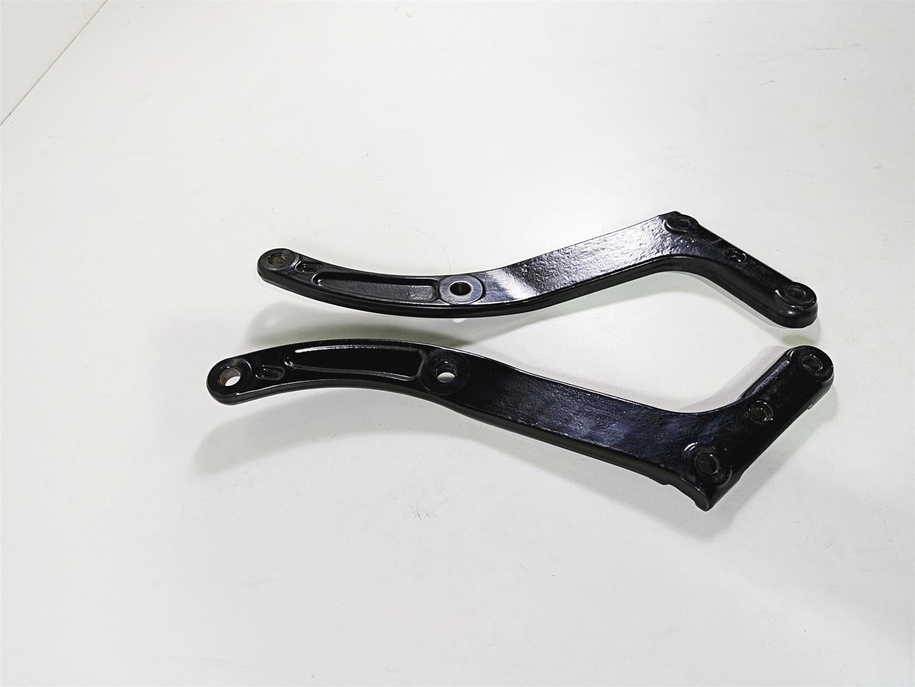 2009 Harley FLSTSB Cross Bones Rear Frame Fender Supports Struts 