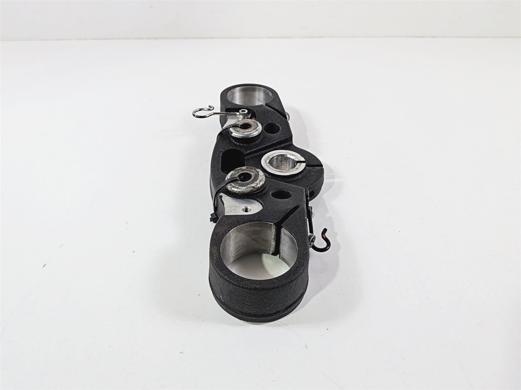 2022 Harley Softail FXLRST Low Rider Upper Triple Tree Steering Clamp 45900263A {{ shop.shopifyCountryName }} - Mototech271