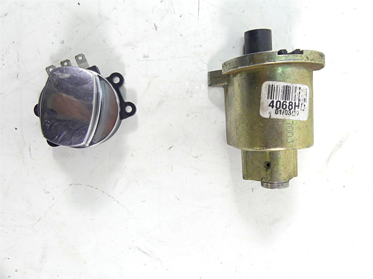 2007 Harley Touring FLHRC Road King Ignition Switch Fork Lock Set -Vin 71313-96A {{ shop.shopifyCountryName }} - Mototech271
