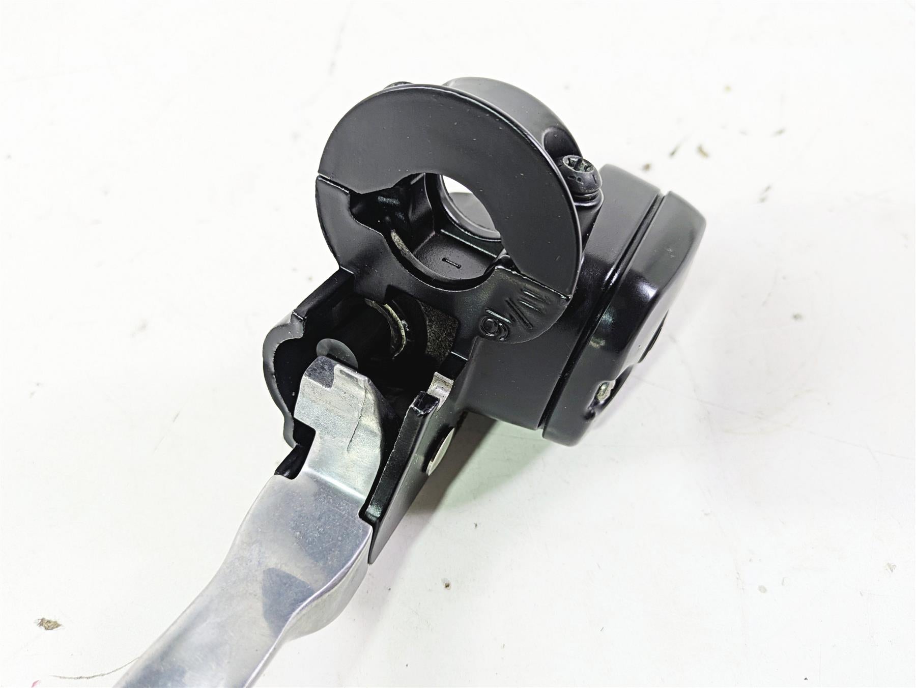 2015 Harley FXDL Dyna Low Rider Front Brake Master Cylinder 11/16 45170-08F {{ shop.shopifyCountryName }} - Mototech271