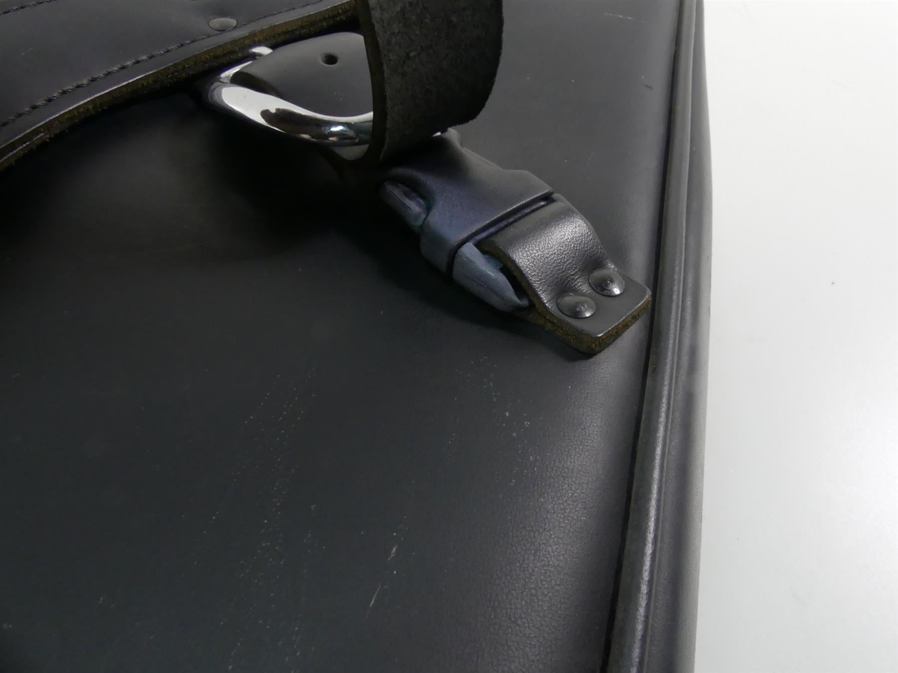 2007 Honda VTX1800 T1 Right Saddlebag Saddle Bag 08L56-MCV-100E 08L56-MCV-10041 {{ shop.shopifyCountryName }} - Mototech271