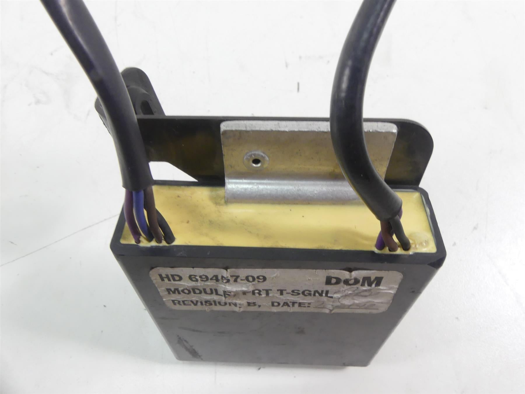 2013 Harley Davidson VRSCF Muscle Turn Signal Flasher Module 69457-09 {{ shop.shopifyCountryName }} - Mototech271