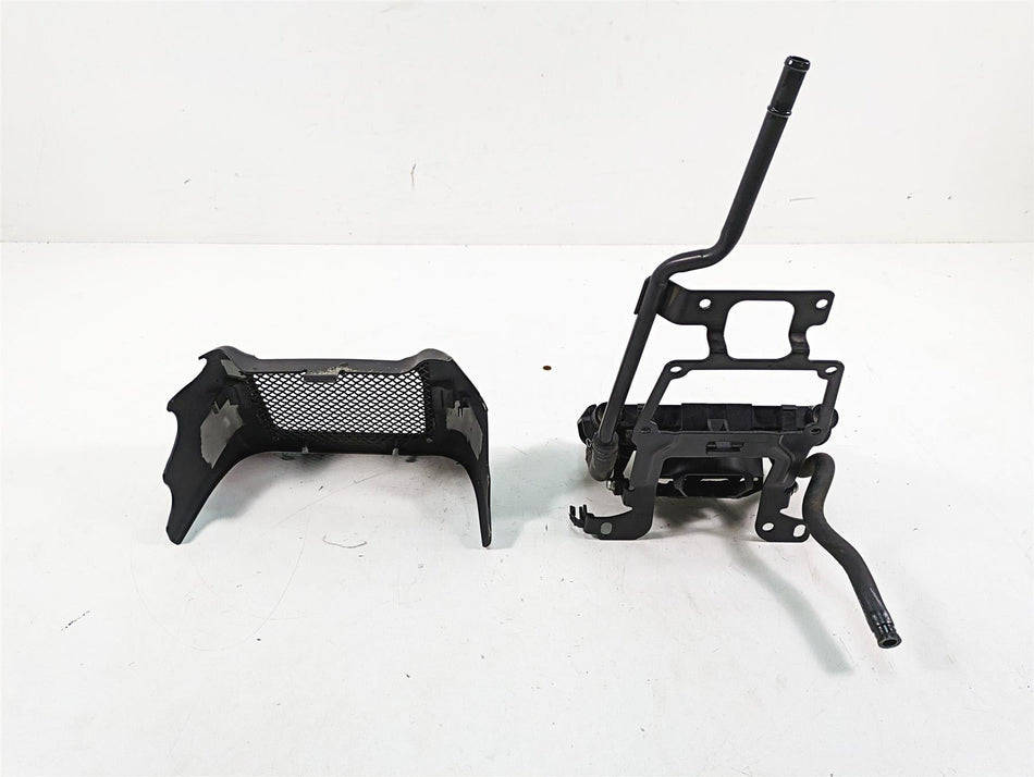 2018 Harley Touring FLHXSE CVO Street Glide Oil Cooler & Cover Set 62700133 {{ shop.shopifyCountryName }} - Mototech271