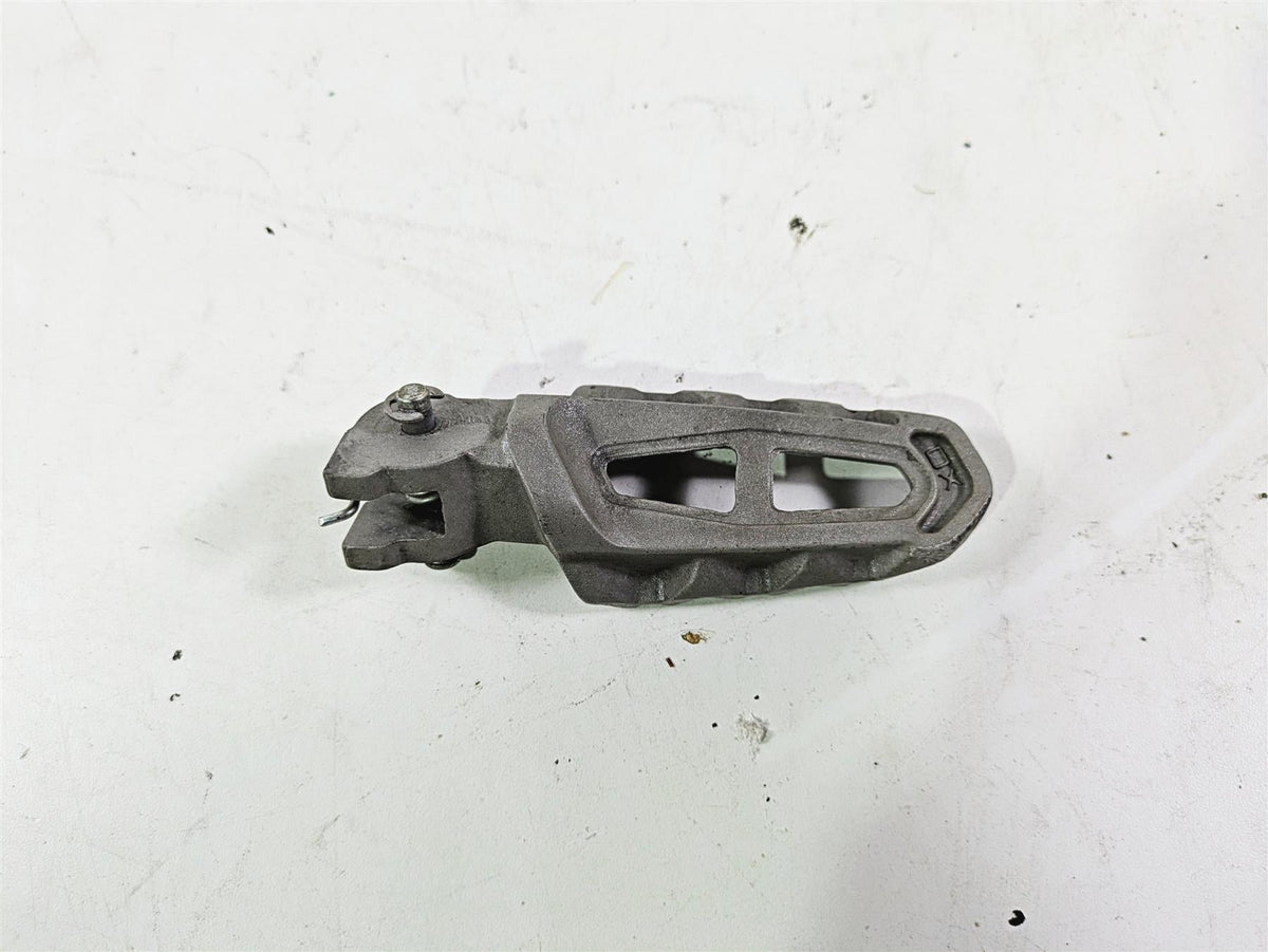 2013 Ducati Hyperstrada 821 Right Front Rider Footpeg Peg 46410591AA {{ shop.shopifyCountryName }} - Mototech271