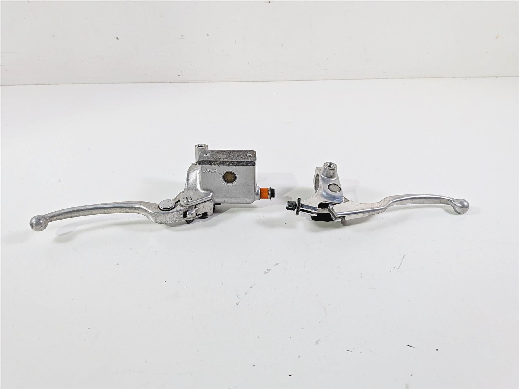 2004 Suzuki VL800 Intruder Volusia Front Brake Master Cylinder Lever 59600-10F10 {{ shop.shopifyCountryName }} - Mototech271