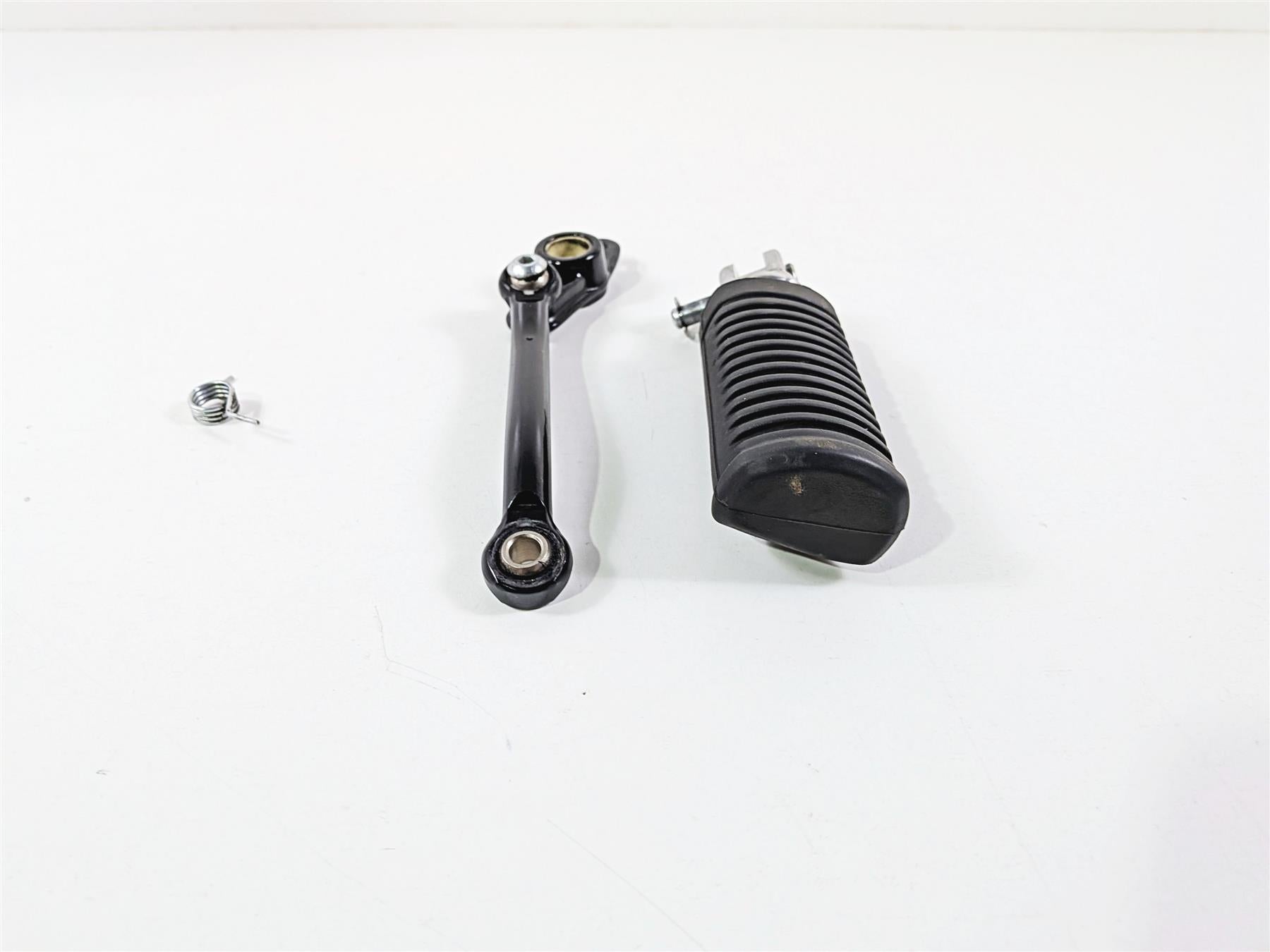 2024 Harley Softail FXLRST Low Rider Right Foot Peg & Brake Linkage 50501106 {{ shop.shopifyCountryName }} - Mototech271