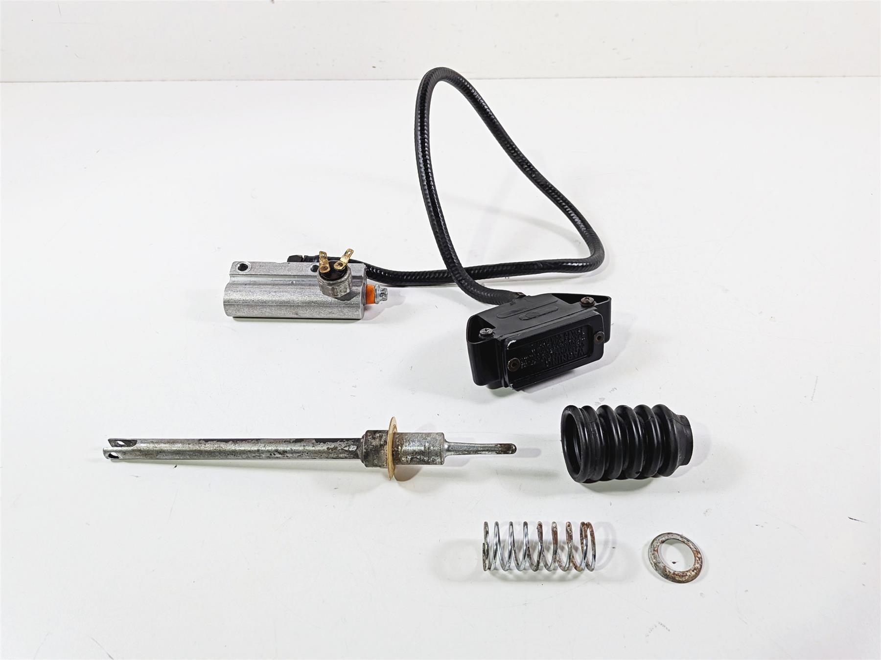 1990 Harley Touring FLHTC Electra Glide Rear Brake Master Cylinder 41755-86 {{ shop.shopifyCountryName }} - Mototech271
