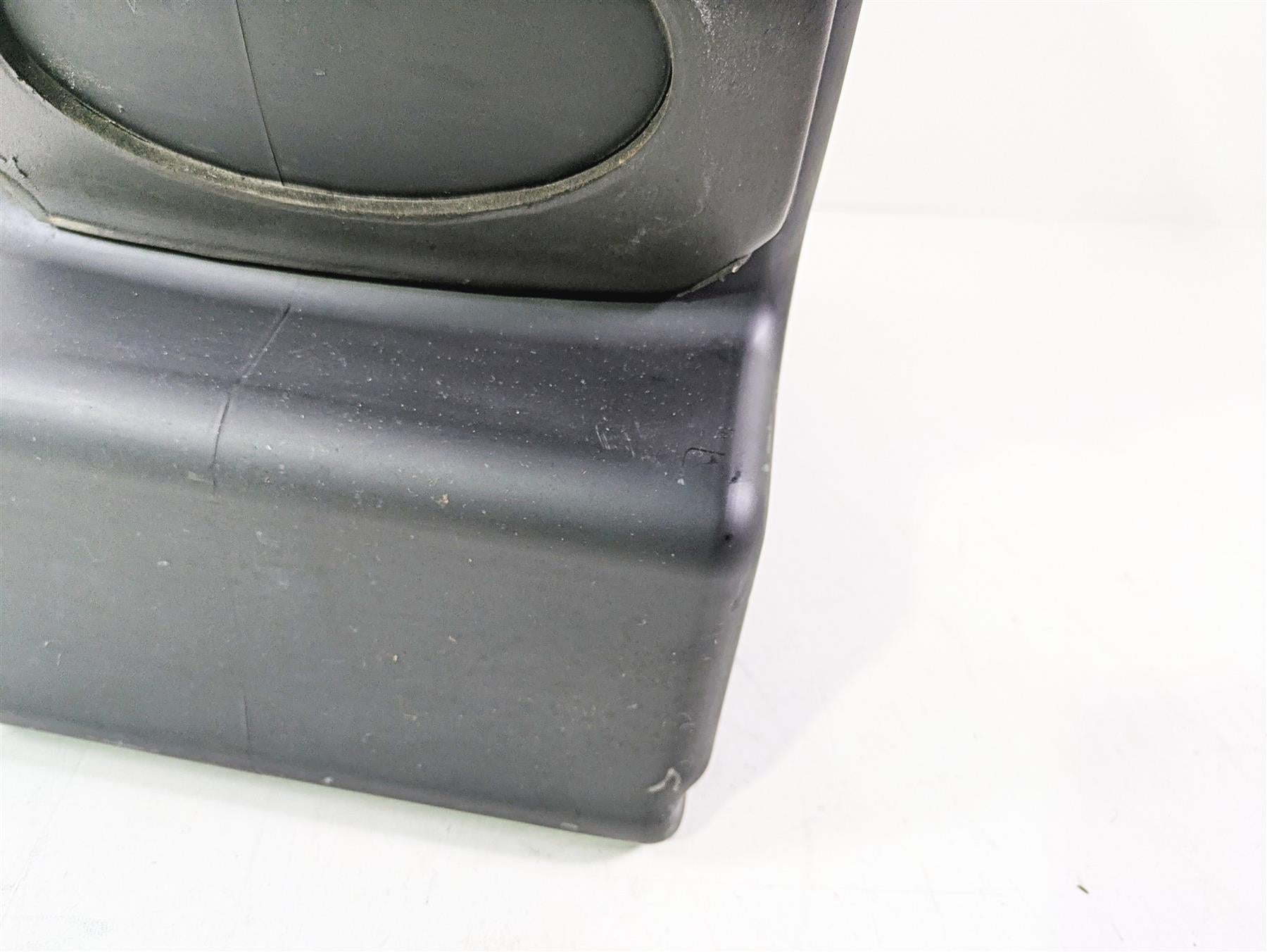2006 Harley VRSCR Street V-Rod Plastic Fuel Gas Petrol Tank 61384-06 {{ shop.shopifyCountryName }} - Mototech271