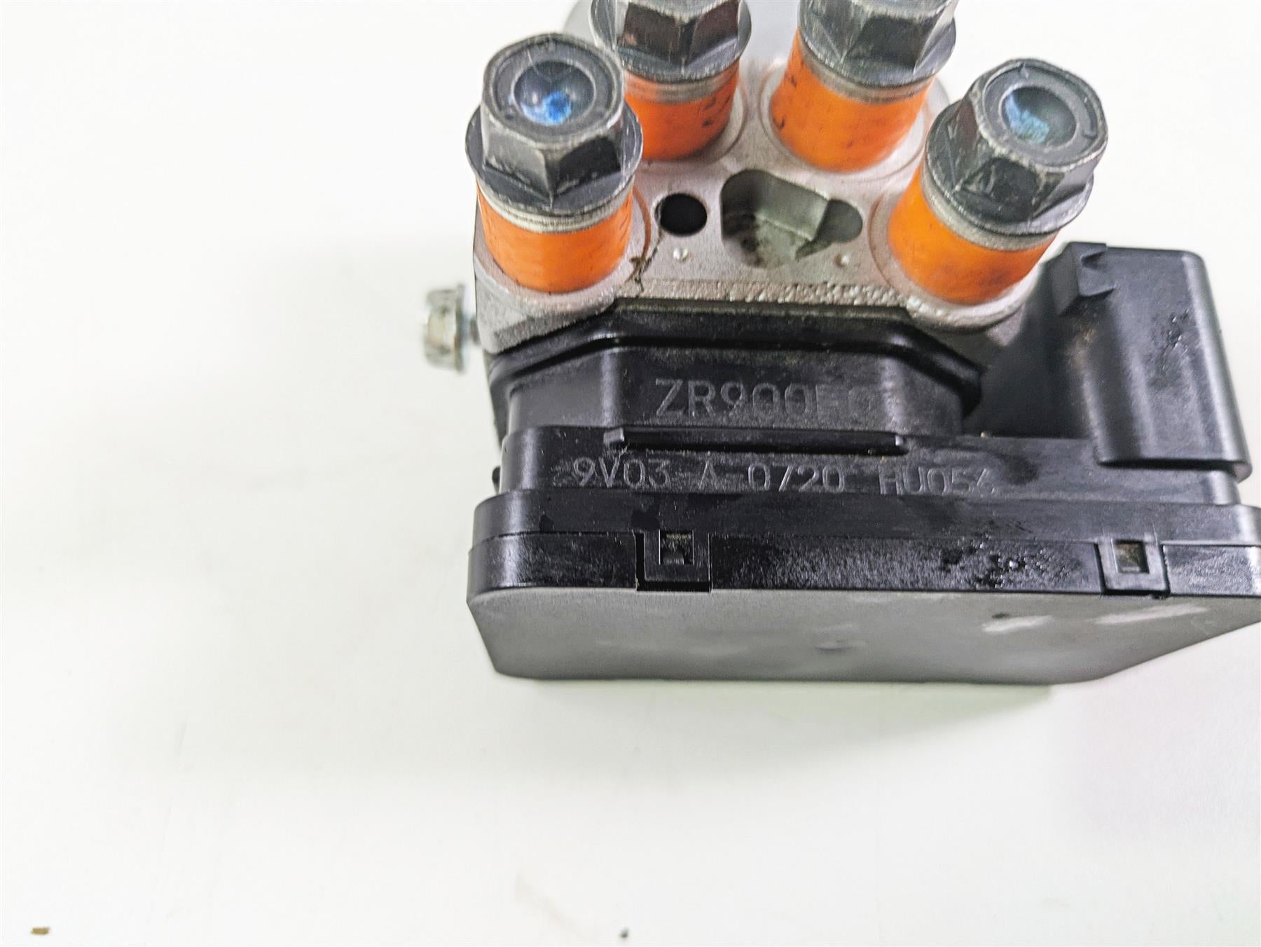 2020 Kawasaki Z900 ZR900 Abs Brake Pump Unit Module 16082-0810 {{ shop.shopifyCountryName }} - Mototech271