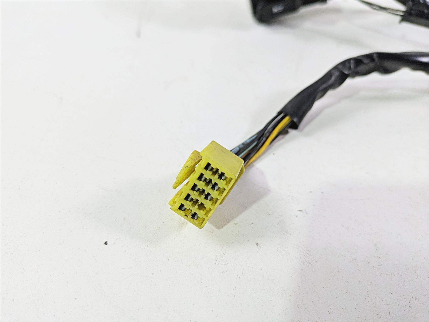 2006 Suzuki GSXR1000 K6 Left Hand Turn Signal Control Switch 37400-29G10 {{ shop.shopifyCountryName }} - Mototech271