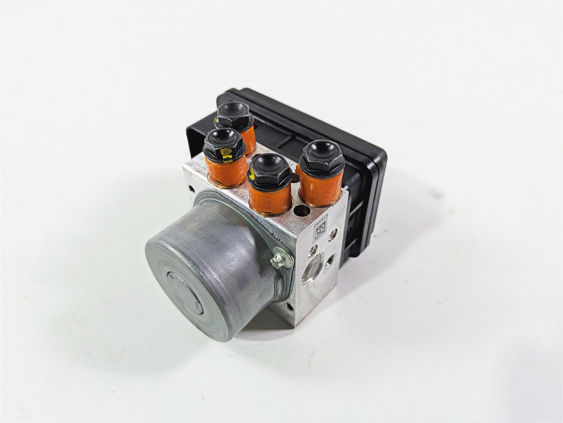 2022 Ducati Streetfighter V2 Abs Brake Pump Control Module 54240951B {{ shop.shopifyCountryName }} - Mototech271
