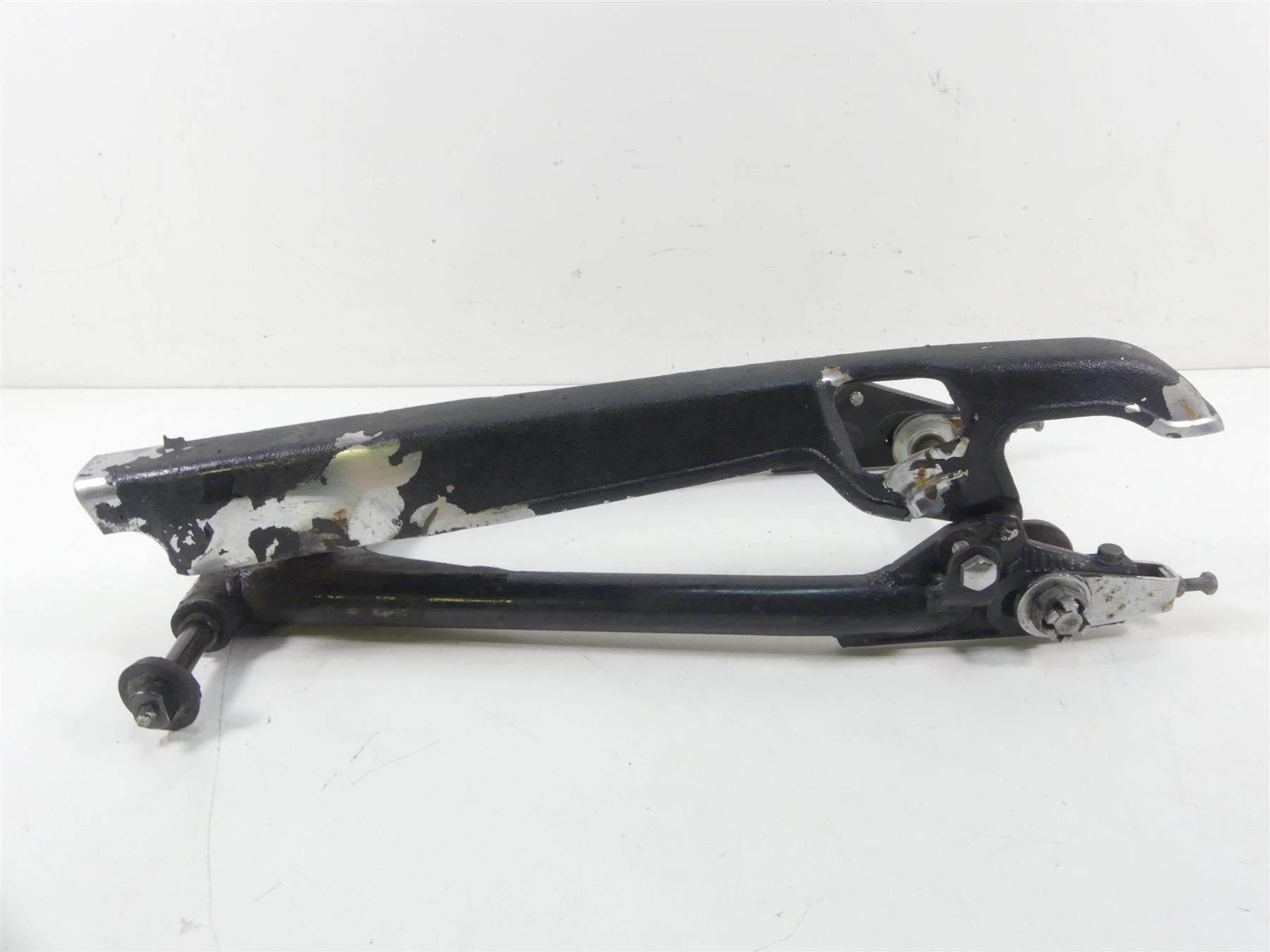 1978 Yamaha XS650 SE Special Rear Swingarm Swing Arm & Axle 2M0-22110-01-33 {{ shop.shopifyCountryName }} - Mototech271