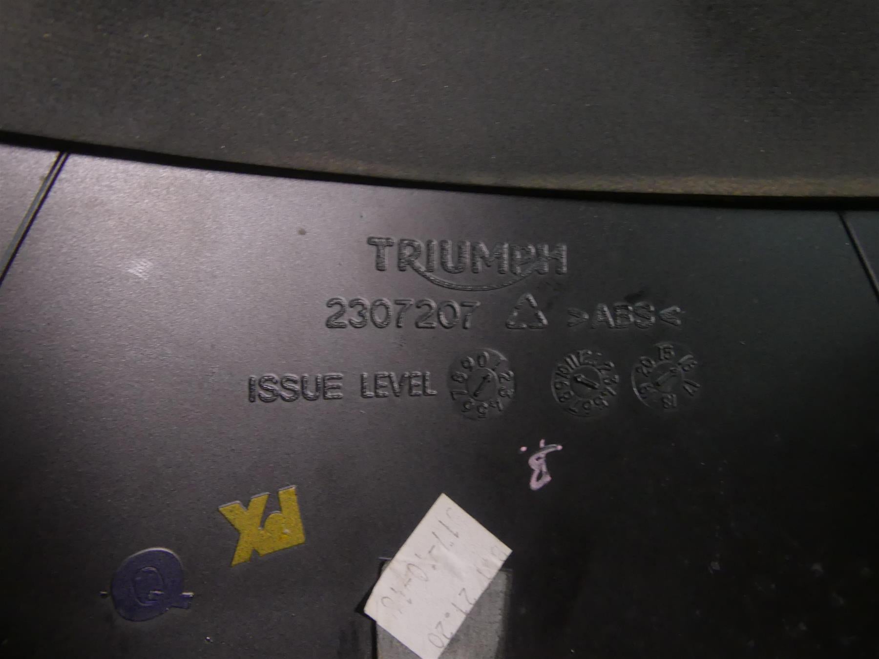 2017 Triumph Thruxton 1200 R Rear Passenger Pillion Seat Cowl Cover T2307207 {{ shop.shopifyCountryName }} - Mototech271