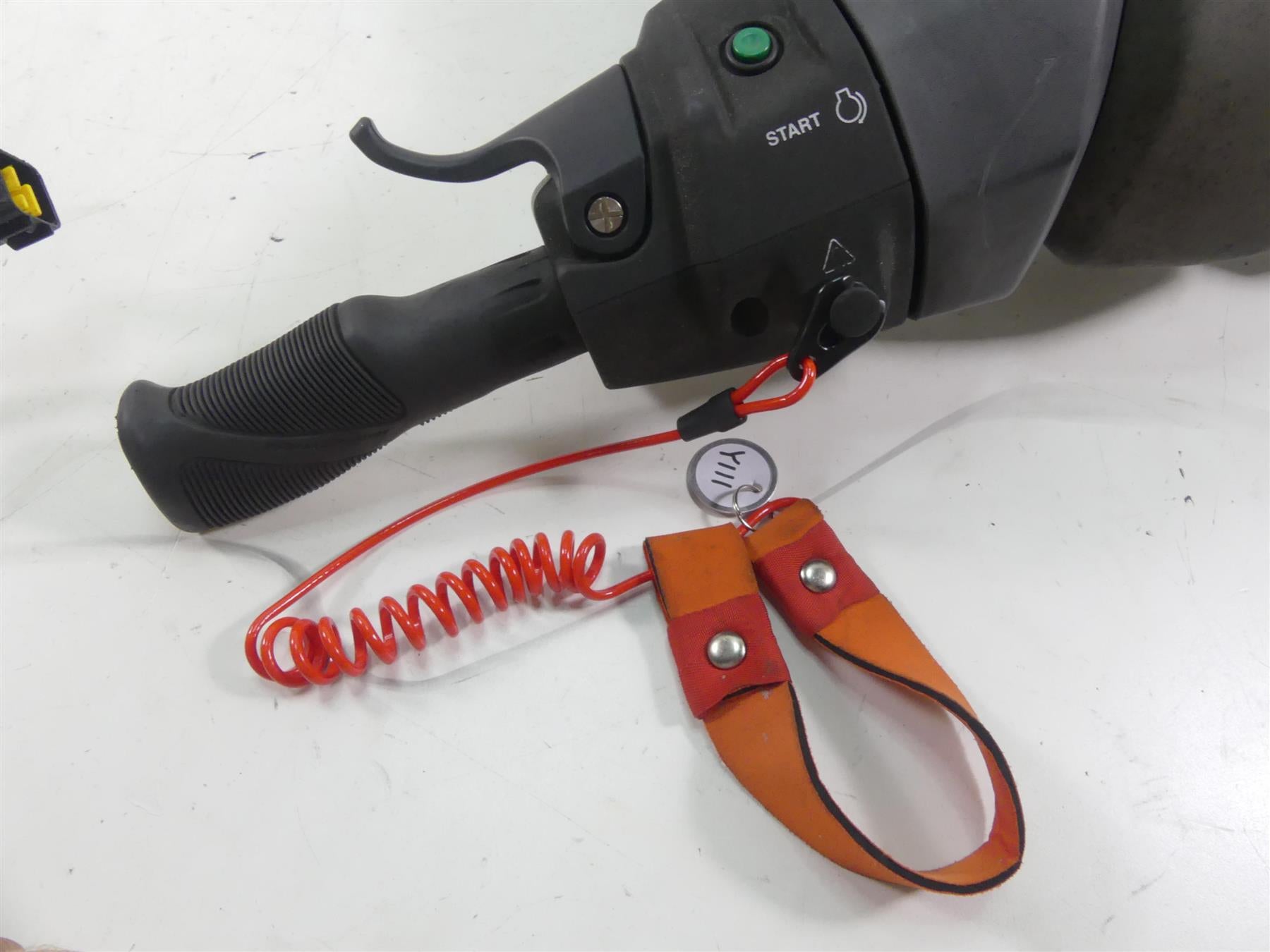2017 Yamaha Waverunner VX 1050 CS Steering Handlebar + Switches F2X-61400-00-00 {{ shop.shopifyCountryName }} - Mototech271