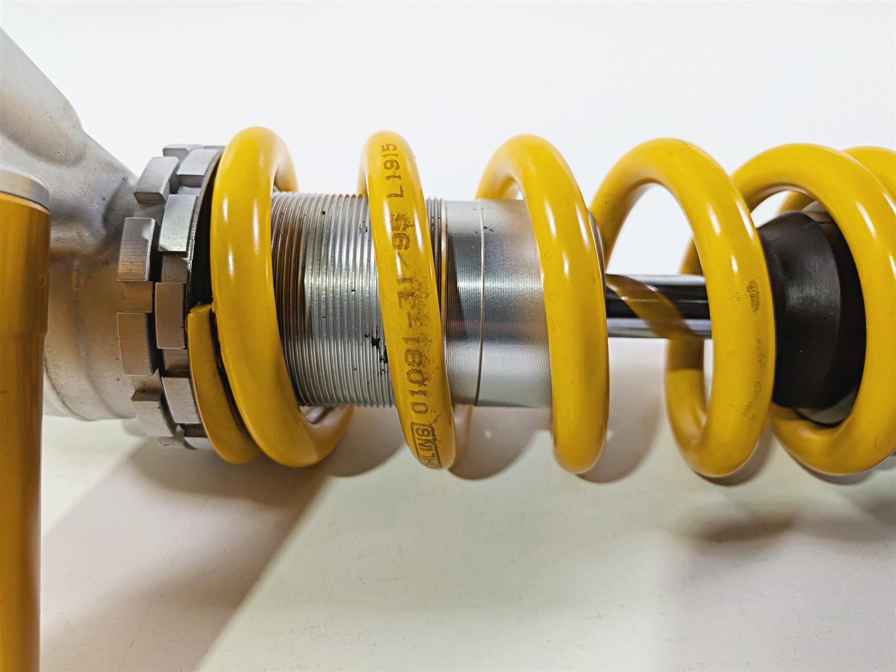 2016 Aprilia RSV 1100 Tuono V4 Factory Rear Ohlins Shock Damper 2B001705 {{ shop.shopifyCountryName }} - Mototech271