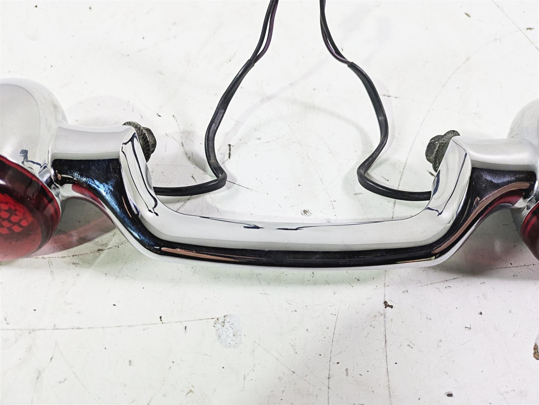 2007 Harley Touring FLHTCU SE CVO E-Glide Rear Blinker Turn Signal Bar 68629-05 {{ shop.shopifyCountryName }} - Mototech271