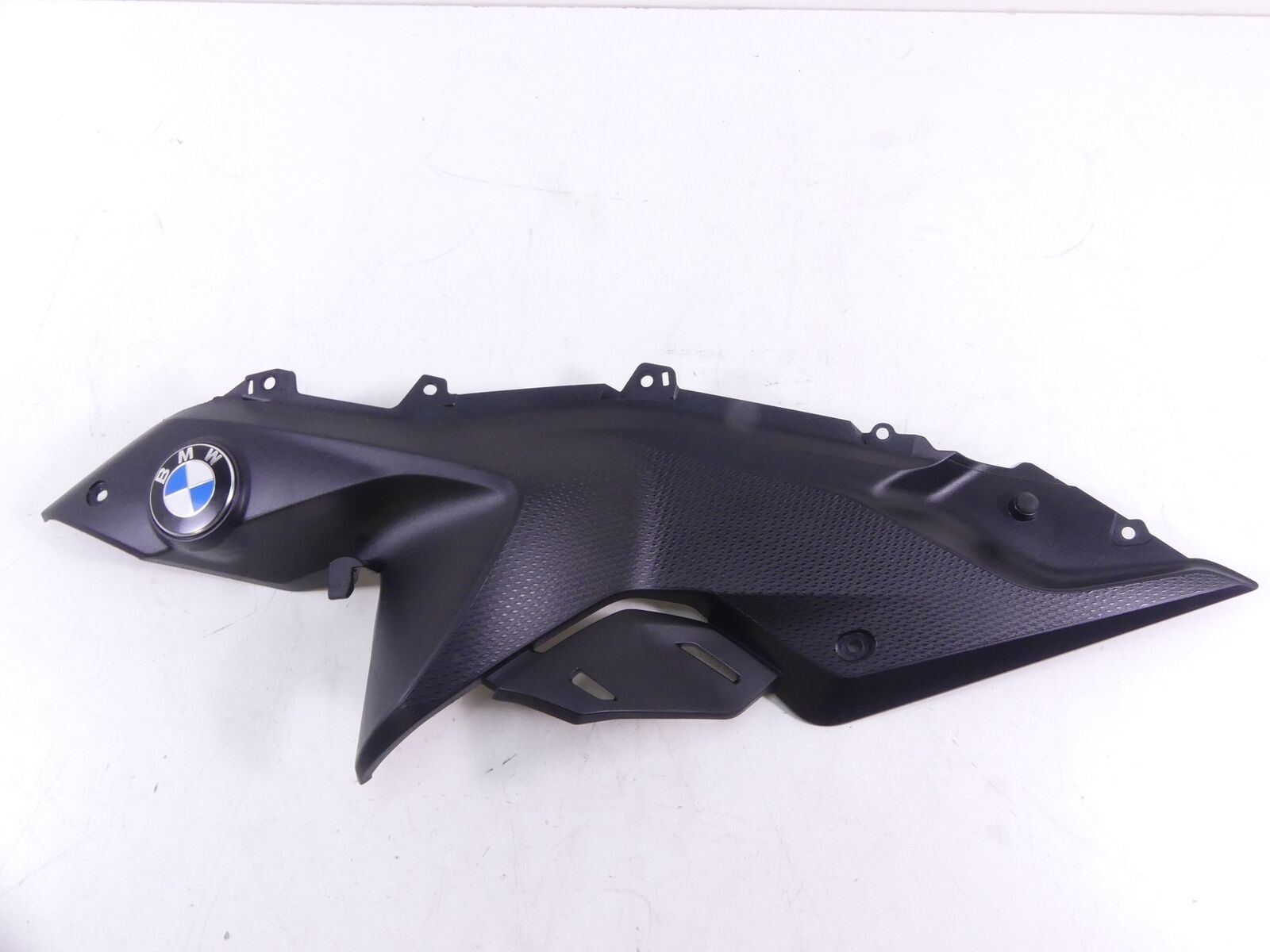 2016 BMW R1200RS K54 Between Leg Left Side Fairing Cover 46638545319 {{ shop.shopifyCountryName }} - Mototech271