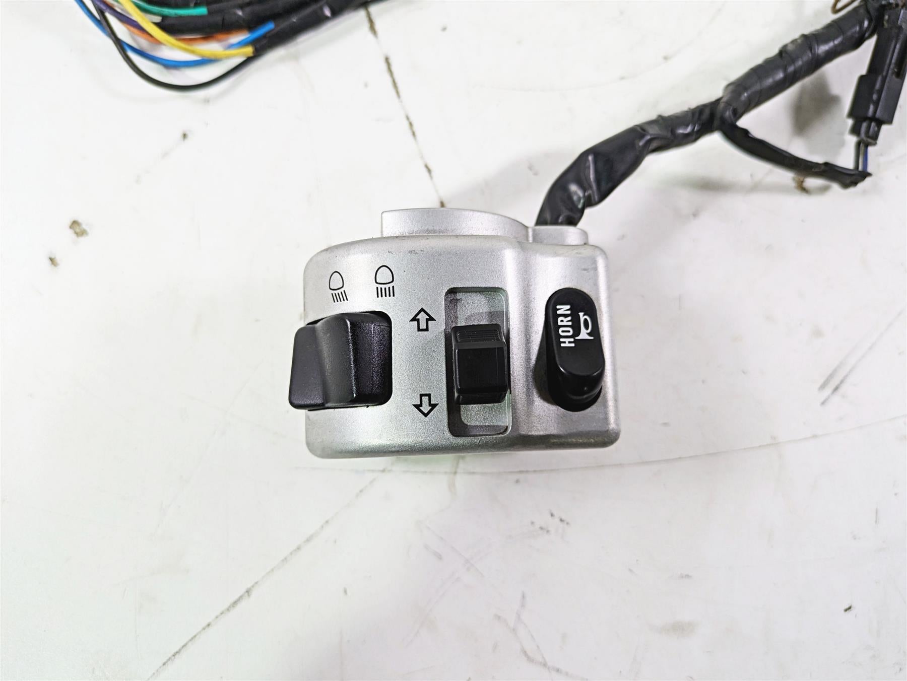 2004 Victory Kingpin Left Hand Turn Signal Control Switch - For Parts 4010775 {{ shop.shopifyCountryName }} - Mototech271