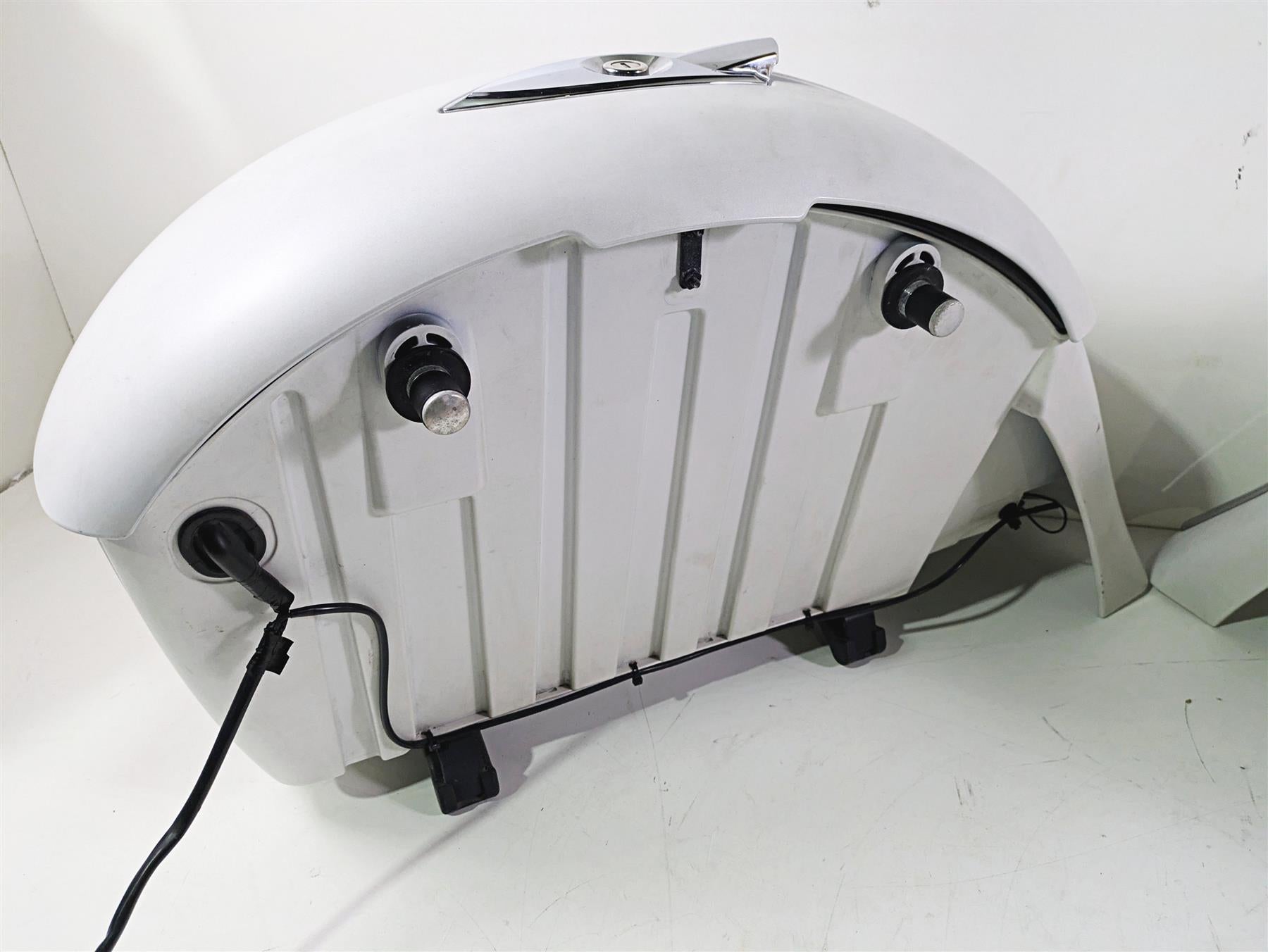 2018 Indian Chieftain Limited Left Saddlebag Saddle Bag Set 5451493 5451494 {{ shop.shopifyCountryName }} - Mototech271