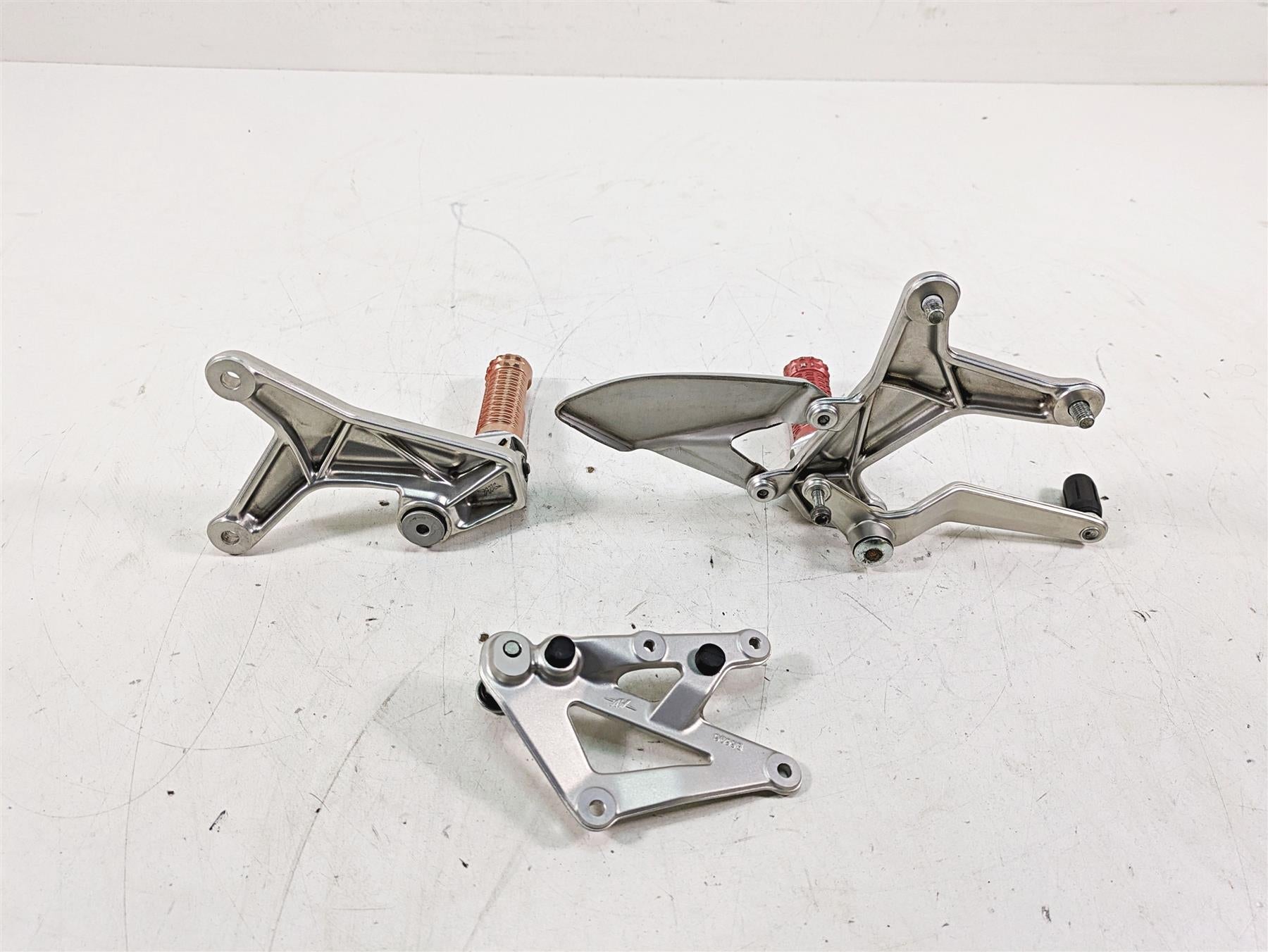2013 MV Agusta F3 675 ERA Front Footpeg Foot Peg Shift Brake Lever Set 8000B7474 {{ shop.shopifyCountryName }} - Mototech271