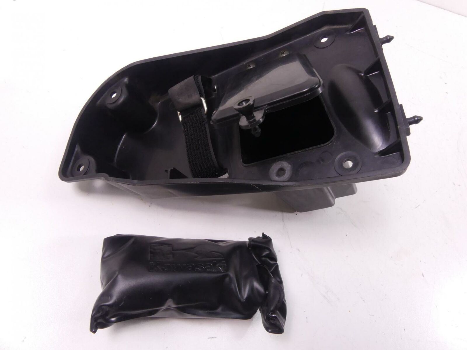 2001 Kawasaki VN1500 Vulcan C Tool Box Housing W/ Tools 32098-1109 {{ shop.shopifyCountryName }} - Mototech271