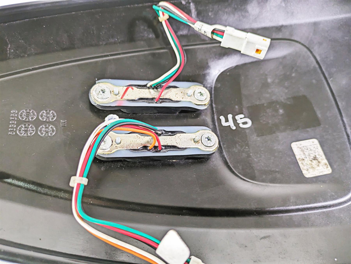 2018 Indian Chieftain Dark Horse Upper Tank Dash Console & Knobs 5633653 {{ shop.shopifyCountryName }} - Mototech271