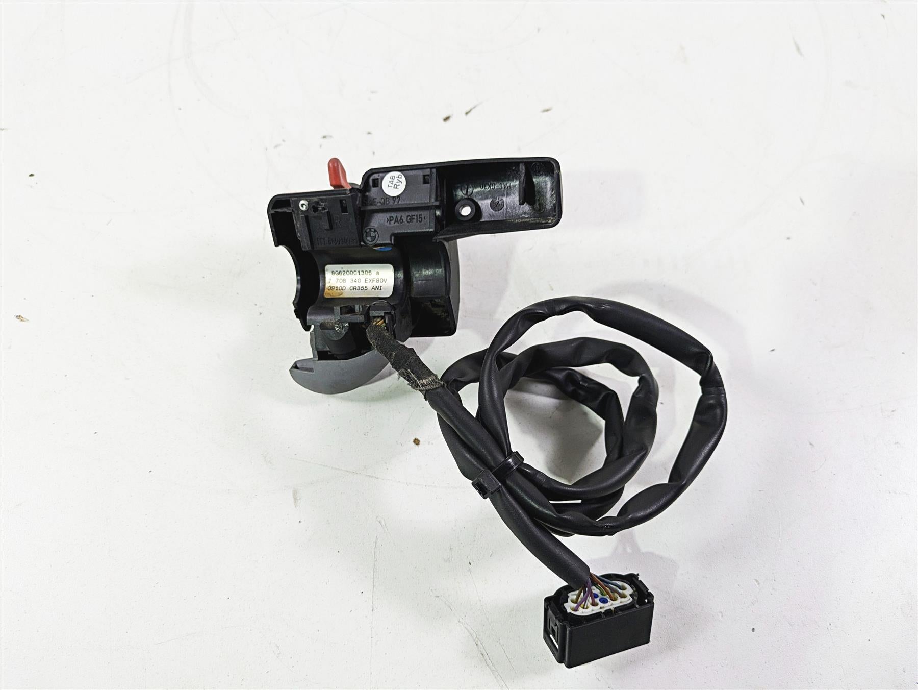 2009 BMW R1200RT K26 Right Hand Heat Control Switch 61317708340 {{ shop.shopifyCountryName }} - Mototech271