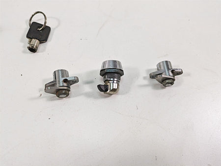 2006 Harley Touring FLHXI Street Glide Ignition Switch Key Lock Set 71572-06 {{ shop.shopifyCountryName }} - Mototech271