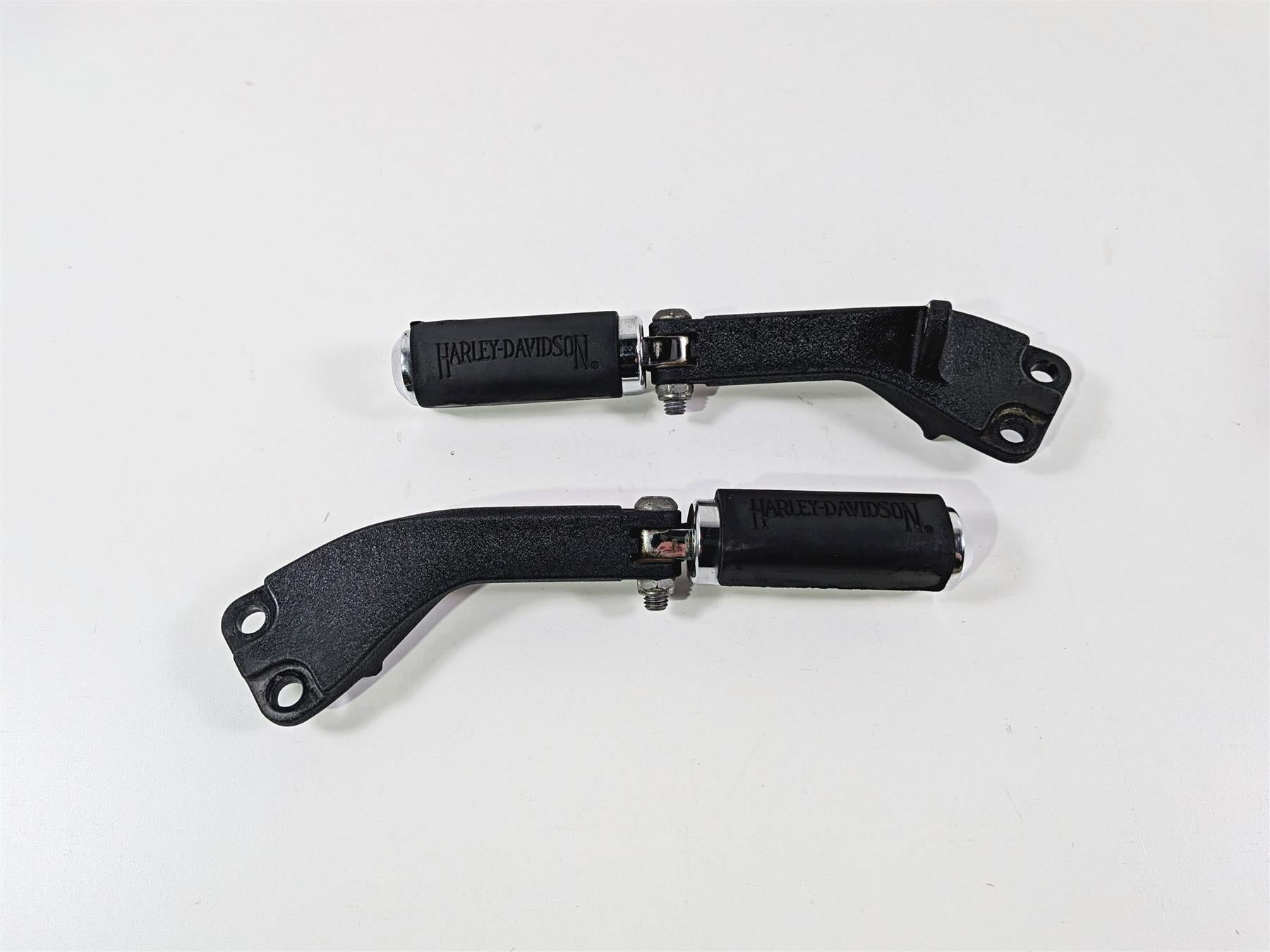 2014 Harley FXDL Dyna Low Rider Passenger Footpeg & Mount Set 49224-06A {{ shop.shopifyCountryName }} - Mototech271