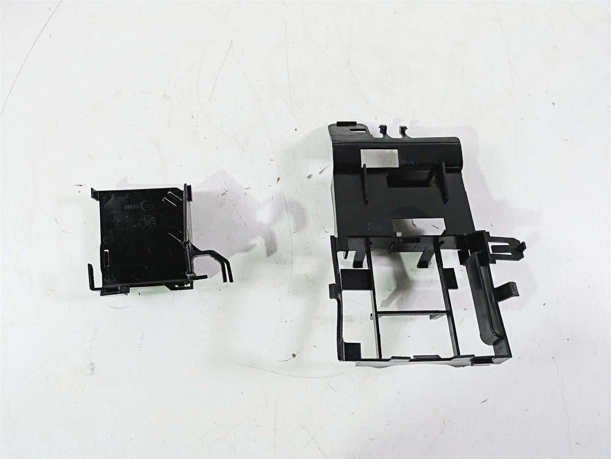 2010 Harley VRSCF Muscle Rod All Electric Plastic Holder In Set 70393-07 {{ shop.shopifyCountryName }} - Mototech271