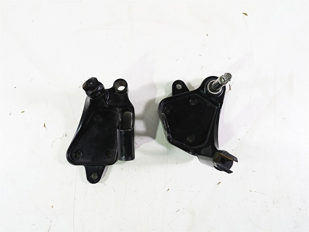 2003 Harley Softail FXSTDI Deuce 100th Front Footpeg Mounts 33683-00 42507-00B {{ shop.shopifyCountryName }} - Mototech271