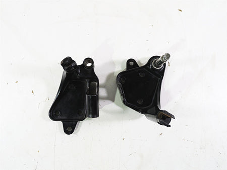 2003 Harley Softail FXSTDI Deuce 100th Front Footpeg Mounts 33683-00 42507-00B {{ shop.shopifyCountryName }} - Mototech271