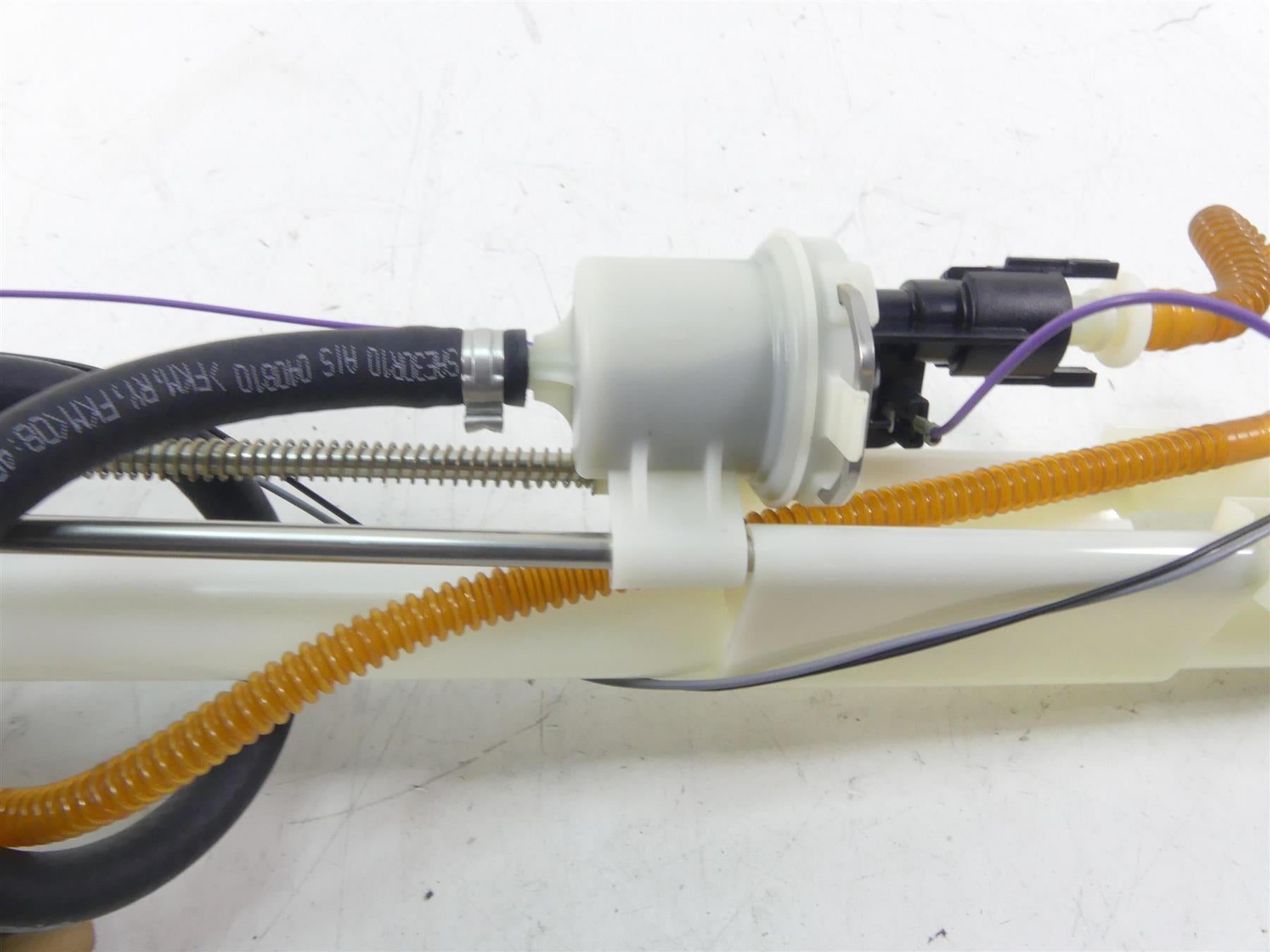 2011 Harley VRSCF Muscle Rod Fuel Gas Petrol Pump - Tested 75310-07 {{ shop.shopifyCountryName }} - Mototech271