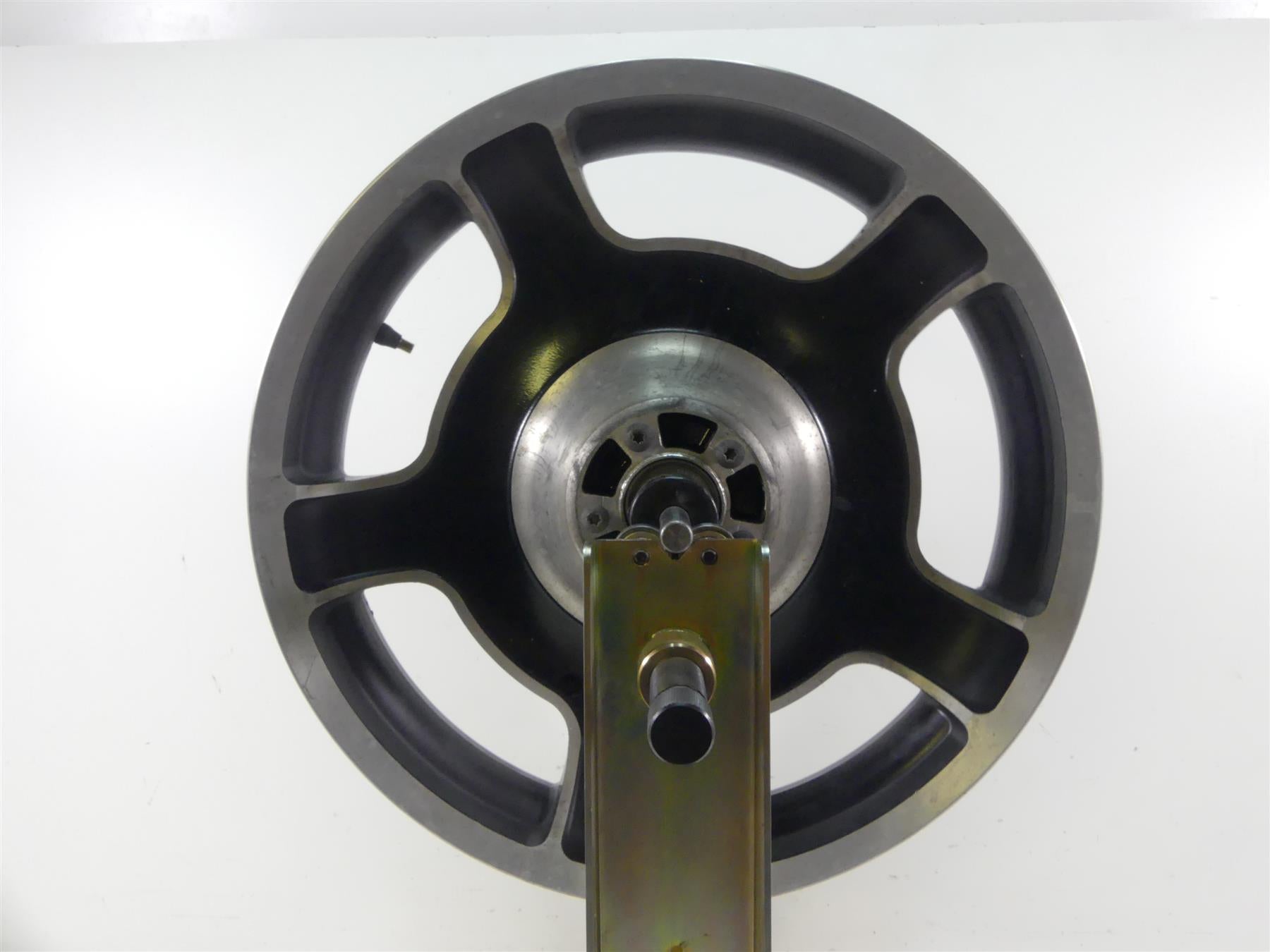2011 Harley Touring FLTRX Road Glide Straight Front Wheel Rim 18x3.5 43300164 {{ shop.shopifyCountryName }} - Mototech271