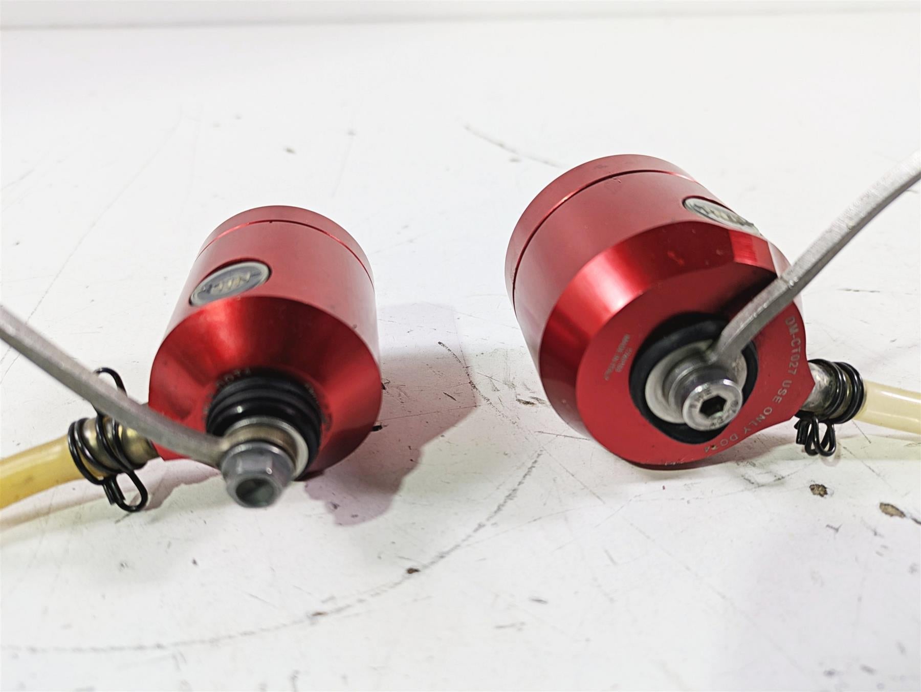2017 Ducati Monster 1200 S Rizoma Red Clutch & Brake Fluid Reservoir Set CT027 {{ shop.shopifyCountryName }} - Mototech271