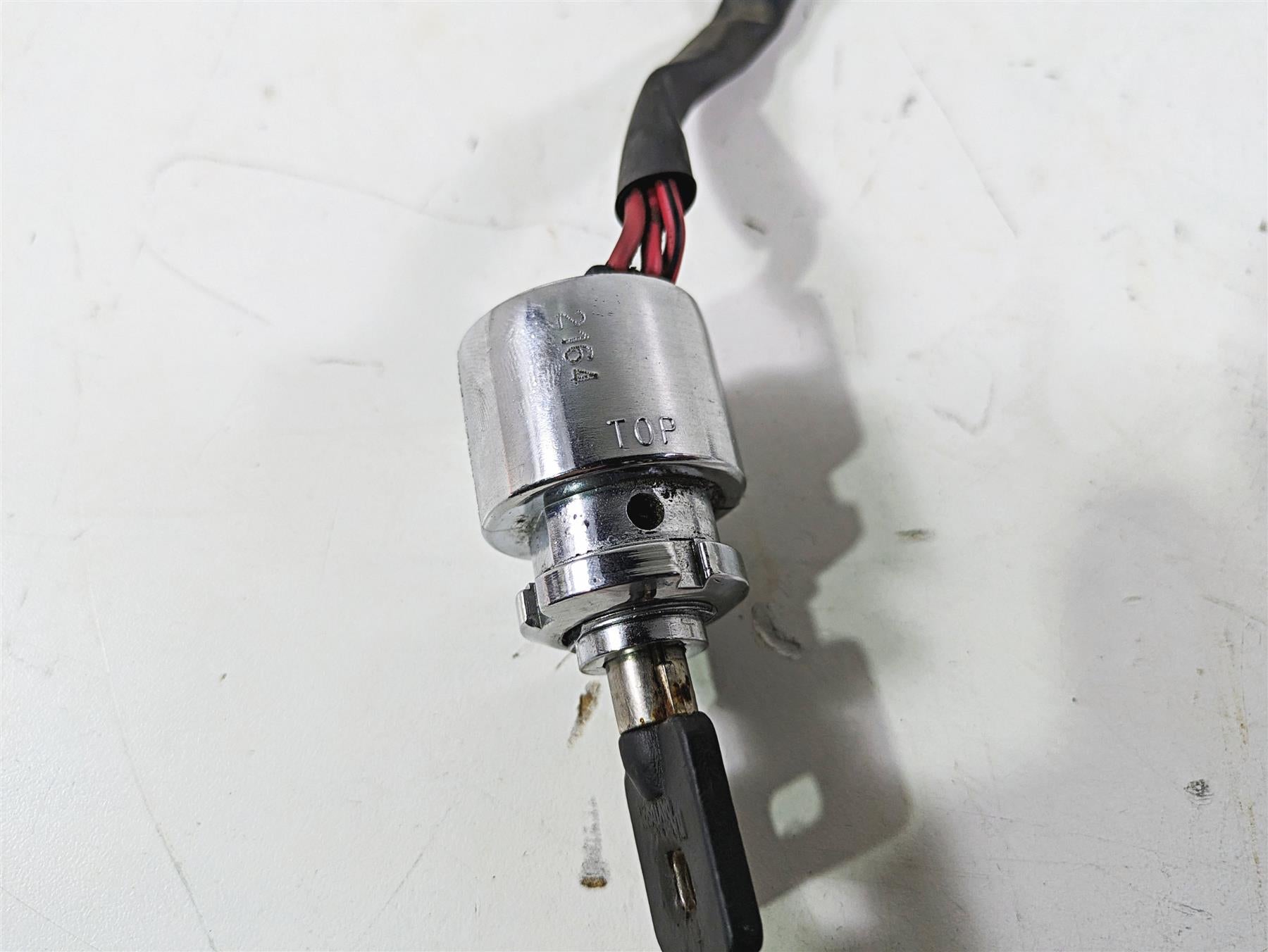 2003 Harley Dyna FXDL Low Rider 100TH Ignition Switch Key Steering Lock 71705-97 {{ shop.shopifyCountryName }} - Mototech271